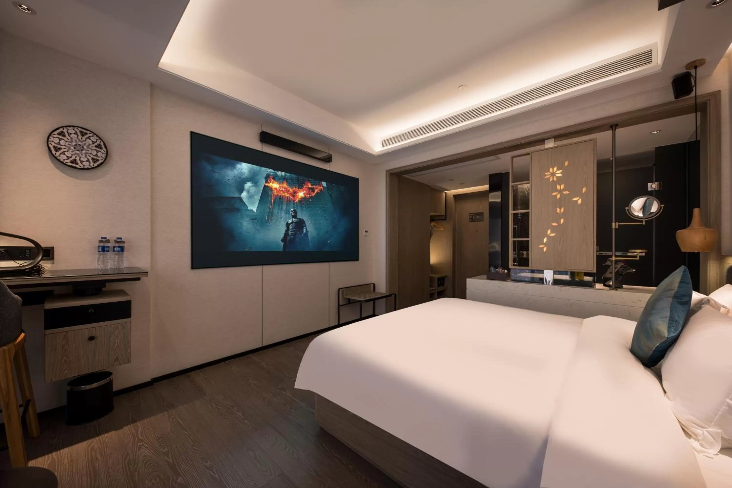 Photo of the whole room, Bed in Paco Hotel Canton Tower Pazhou