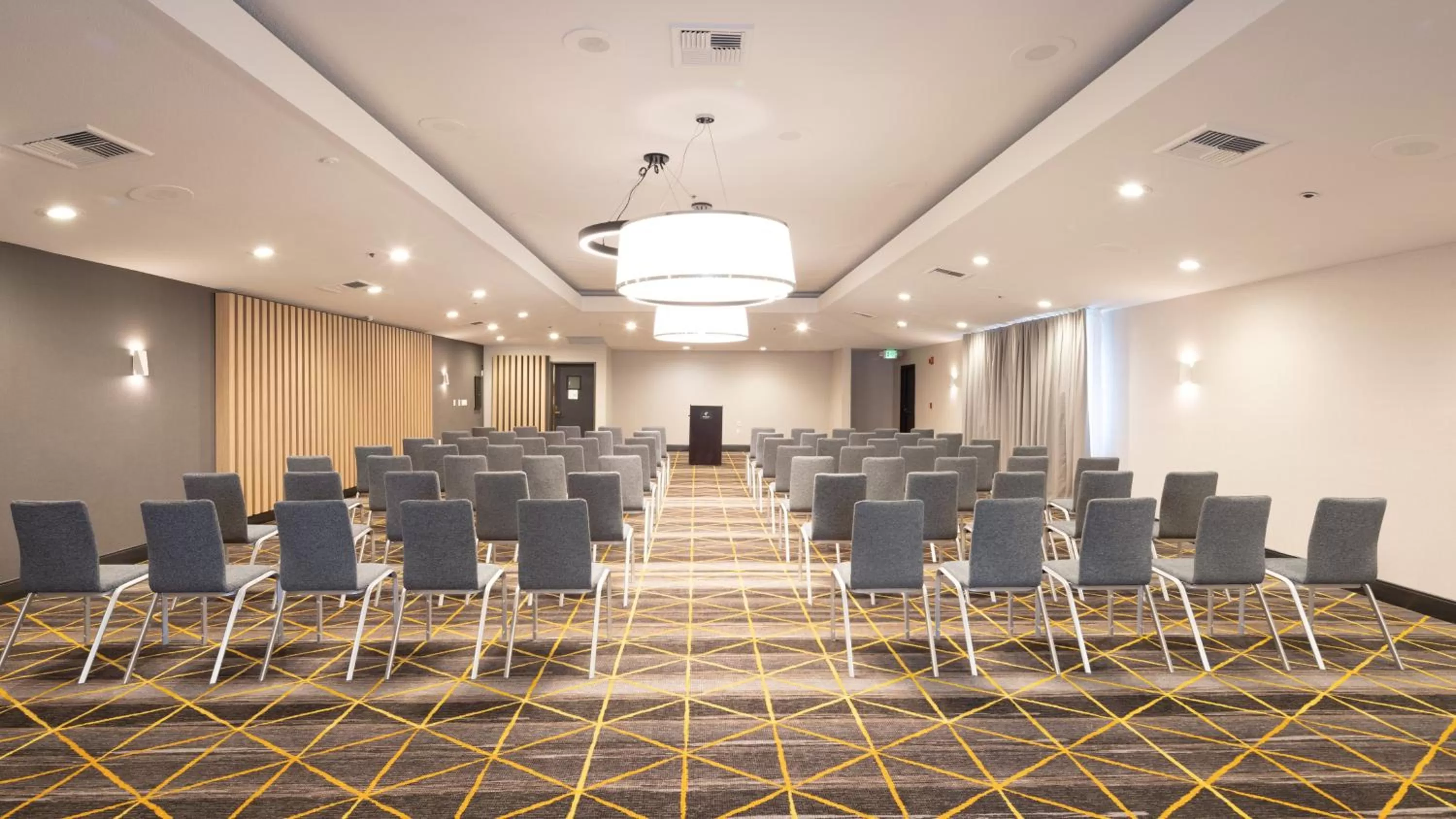 Meeting/conference room in Holiday Inn Santa Ana-Orange County Airport by IHG