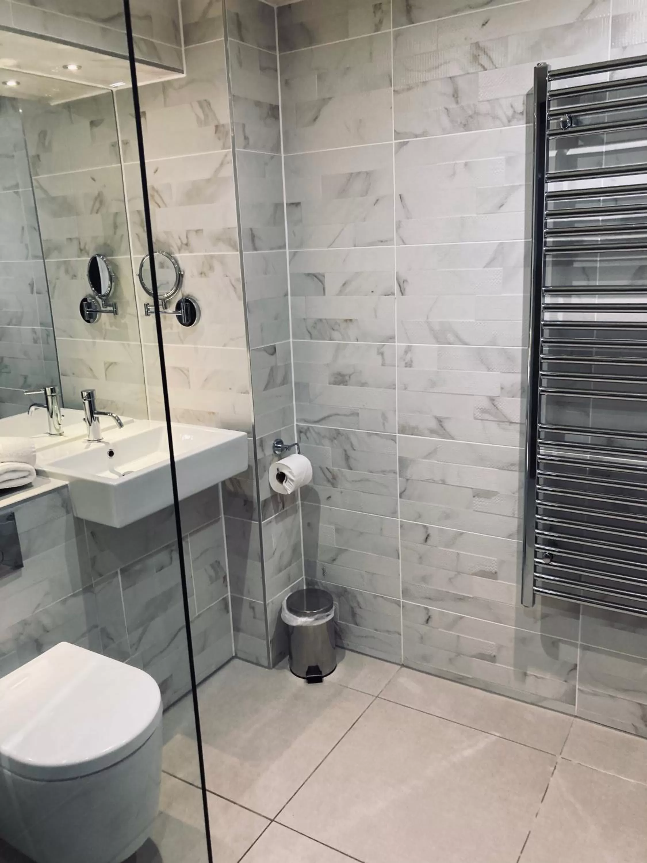 Bathroom in Seven Hotel