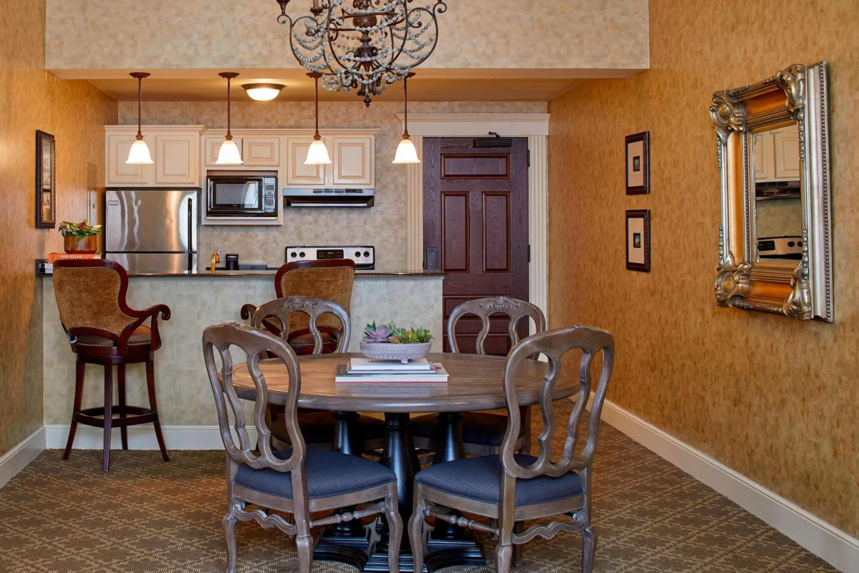 Photo of the whole room in Renaissance Minneapolis Hotel, The Depot