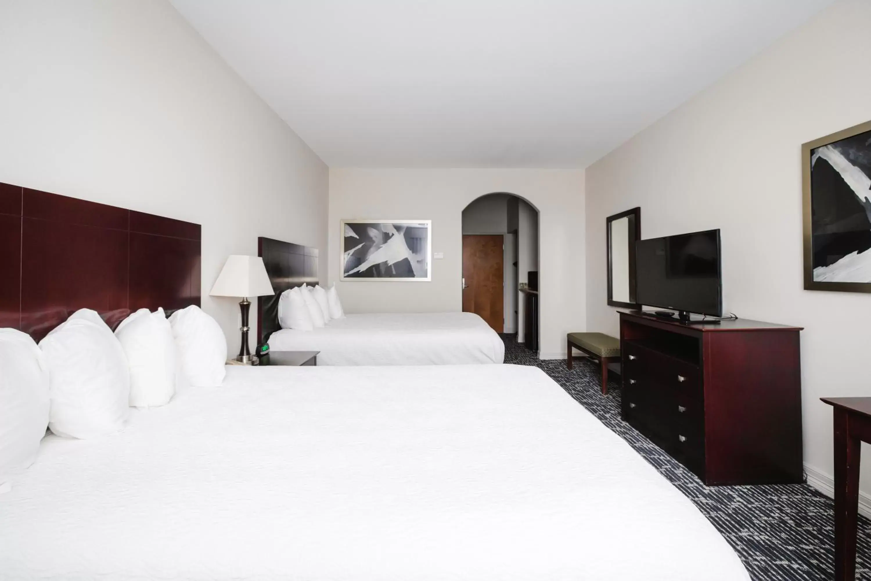 Guests, Bed in Best Western Sugar Land - Richmond