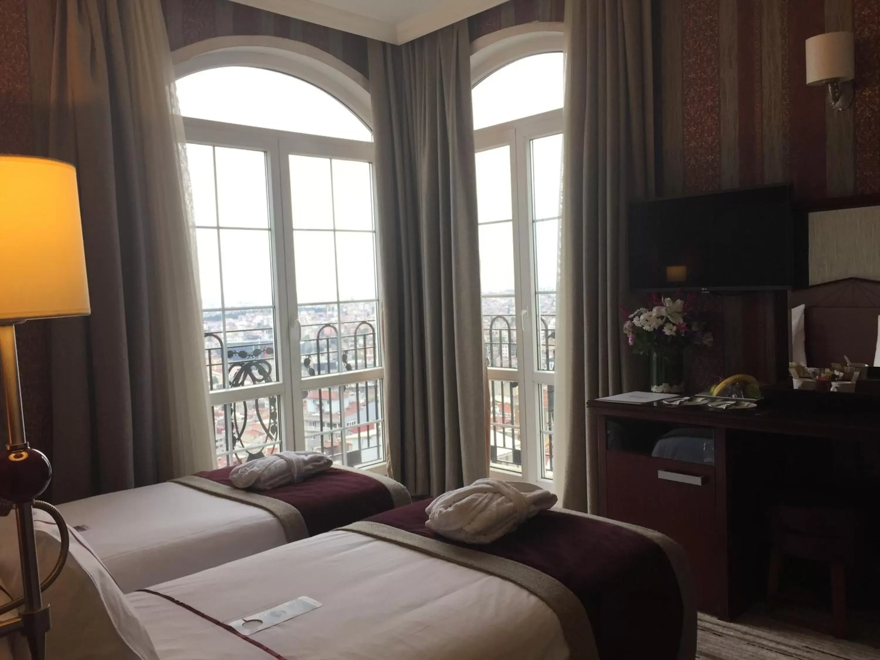 Bed in Taksim Gonen Hotel
