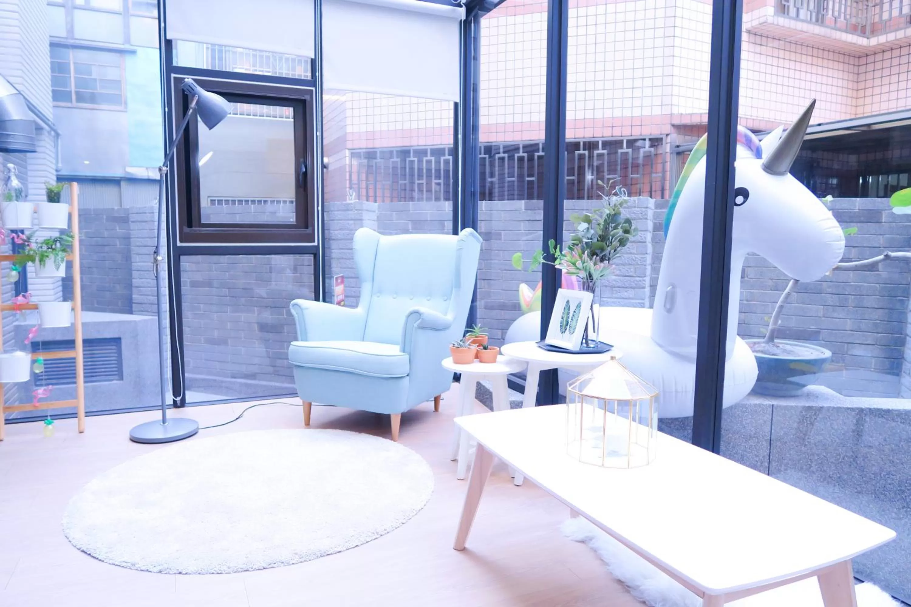 Seating area in Greenight Hotel