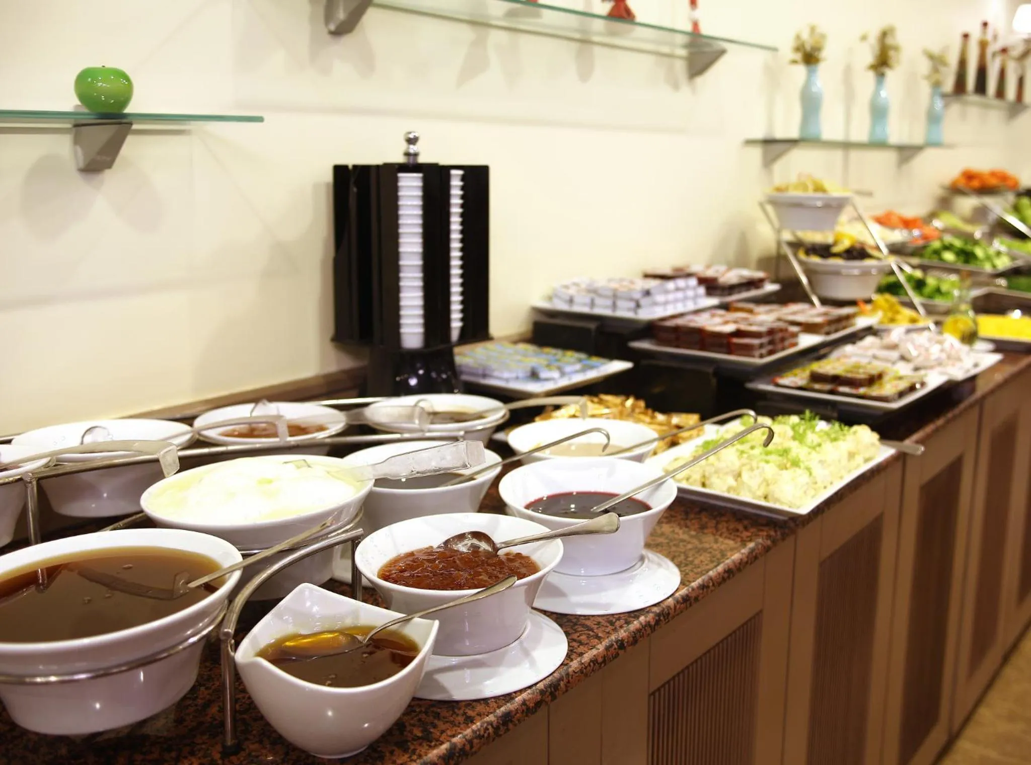 Food in Black Bird Hotel