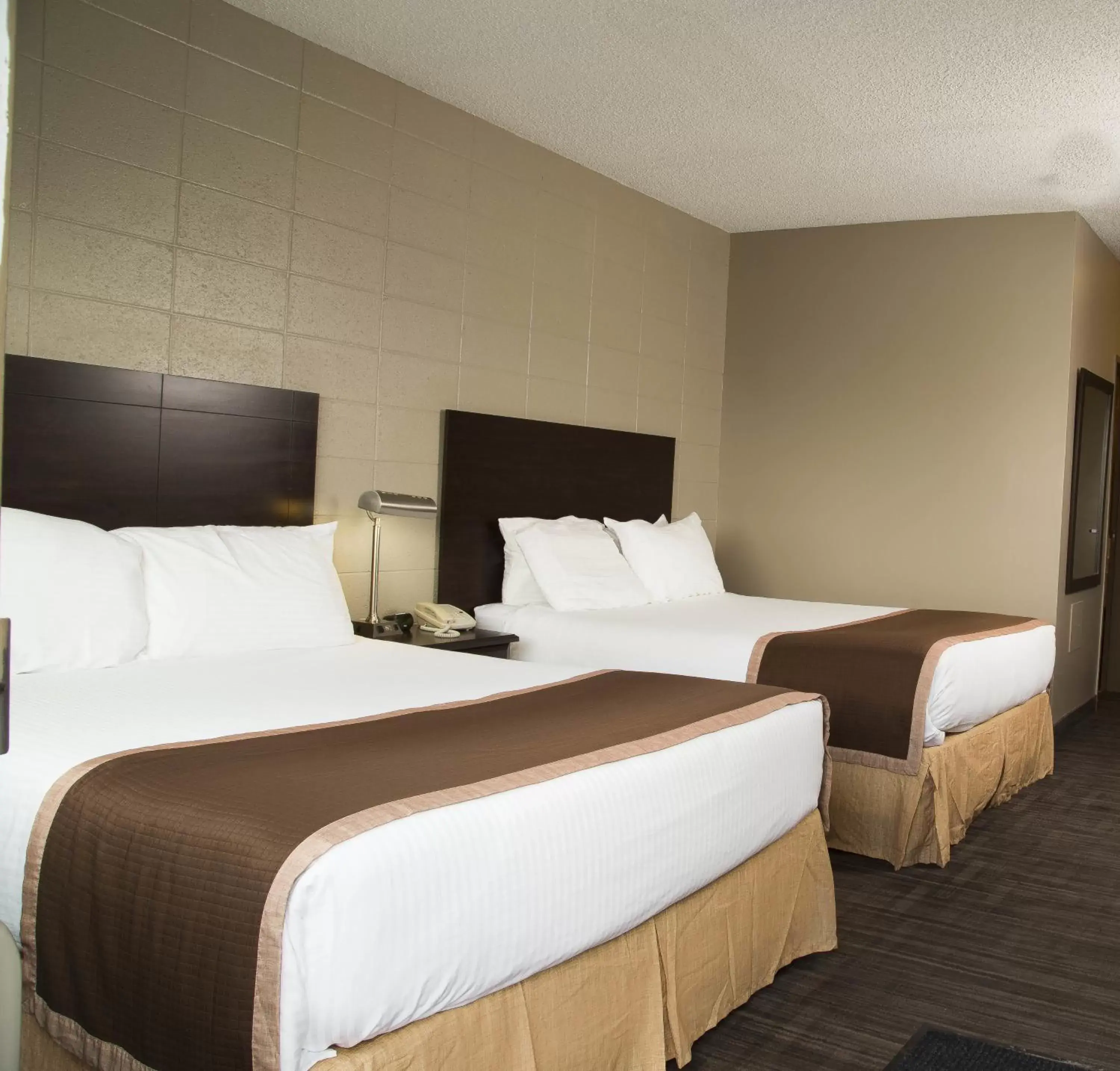 Standard Queen Room with Two Queen Beds in Sandstone Motel Standard Queen Room with Two Queen Beds in Sandstone Motel