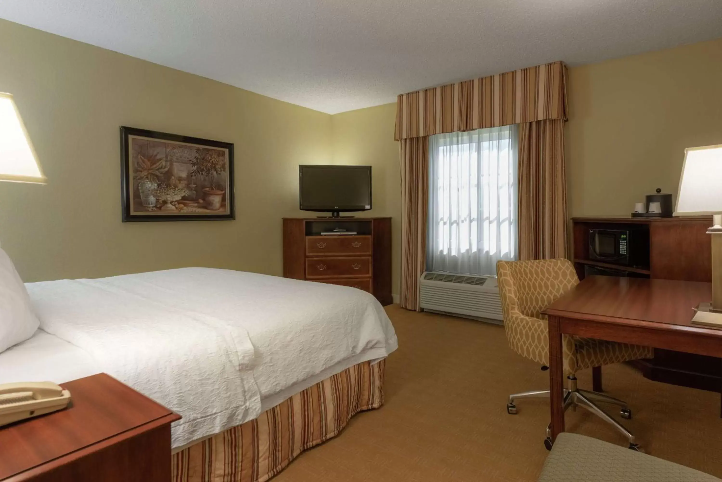 Bedroom, Bed in Hampton Inn & Suites - Vicksburg