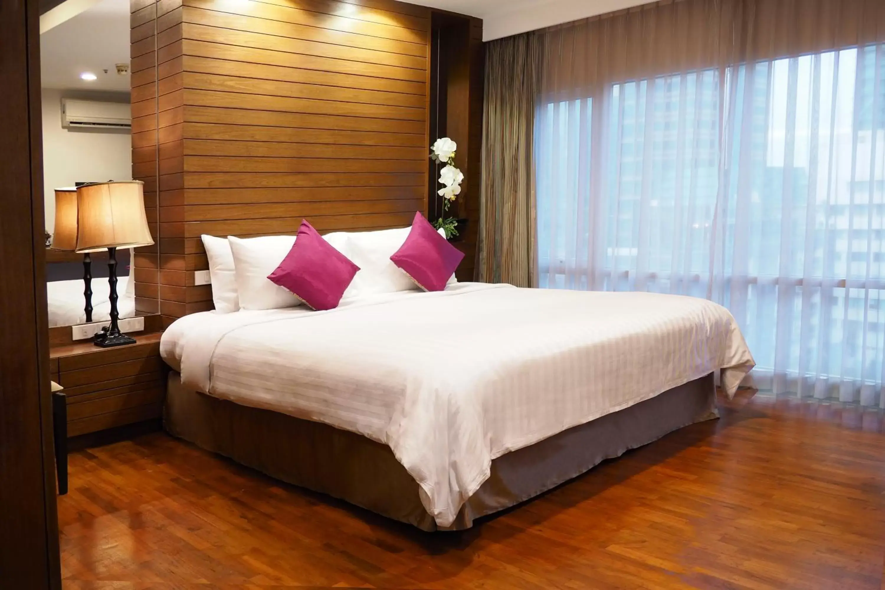 Photo of the whole room, Bed in FuramaXclusive Sathorn, Bangkok