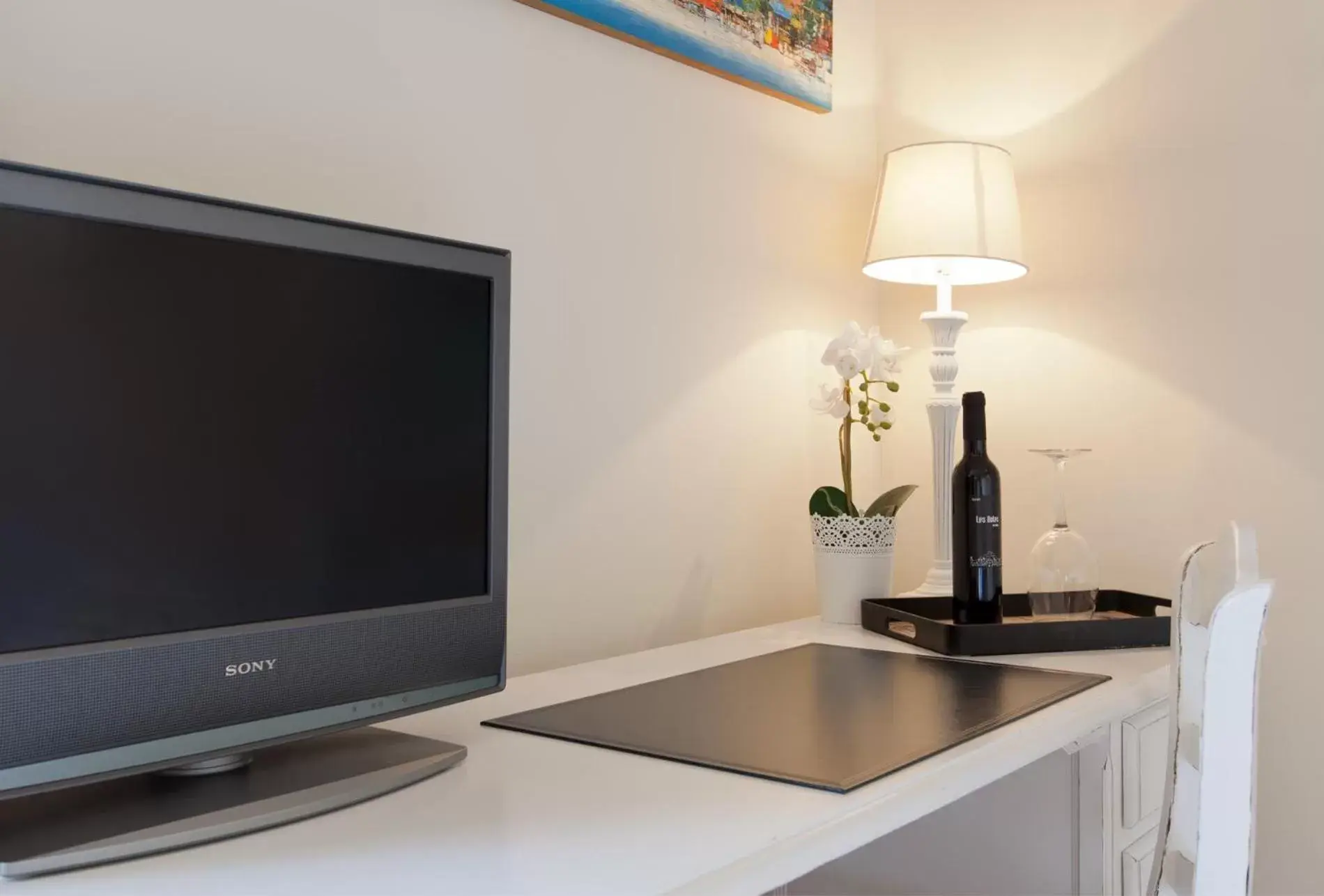 Bedroom, TV/Entertainment Center in Hotel MR Les Rotes
