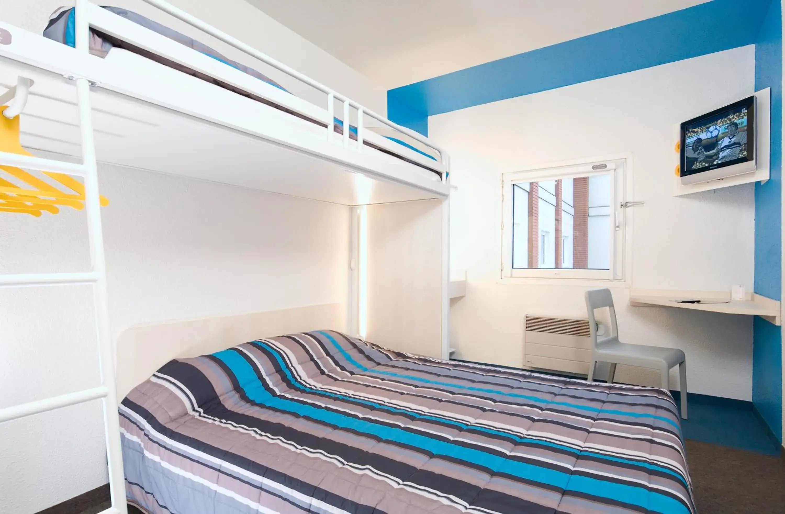 Bedroom, Bed in hotelF1 Evreux Sud