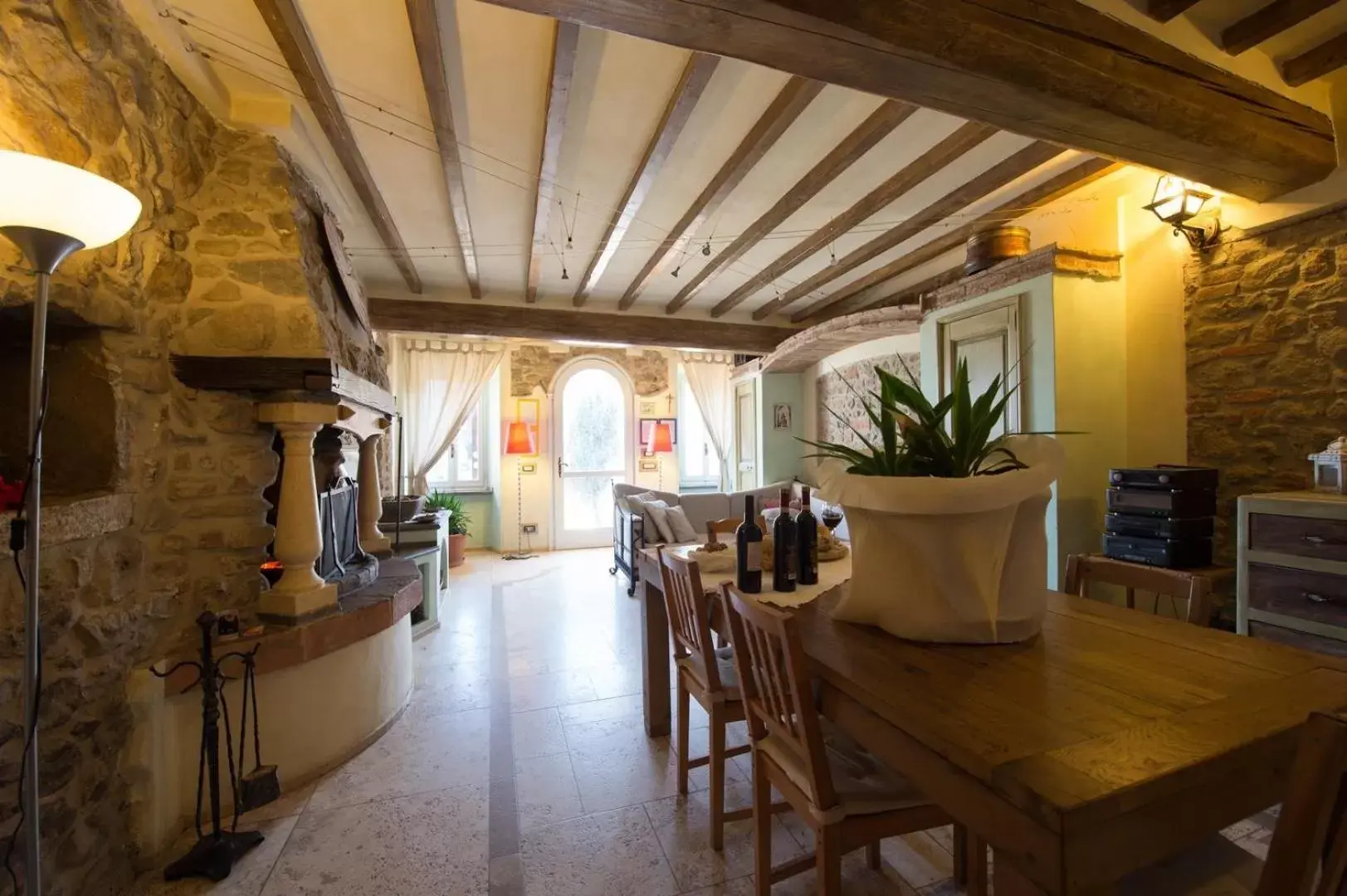 Dining Area in Villa Dacia