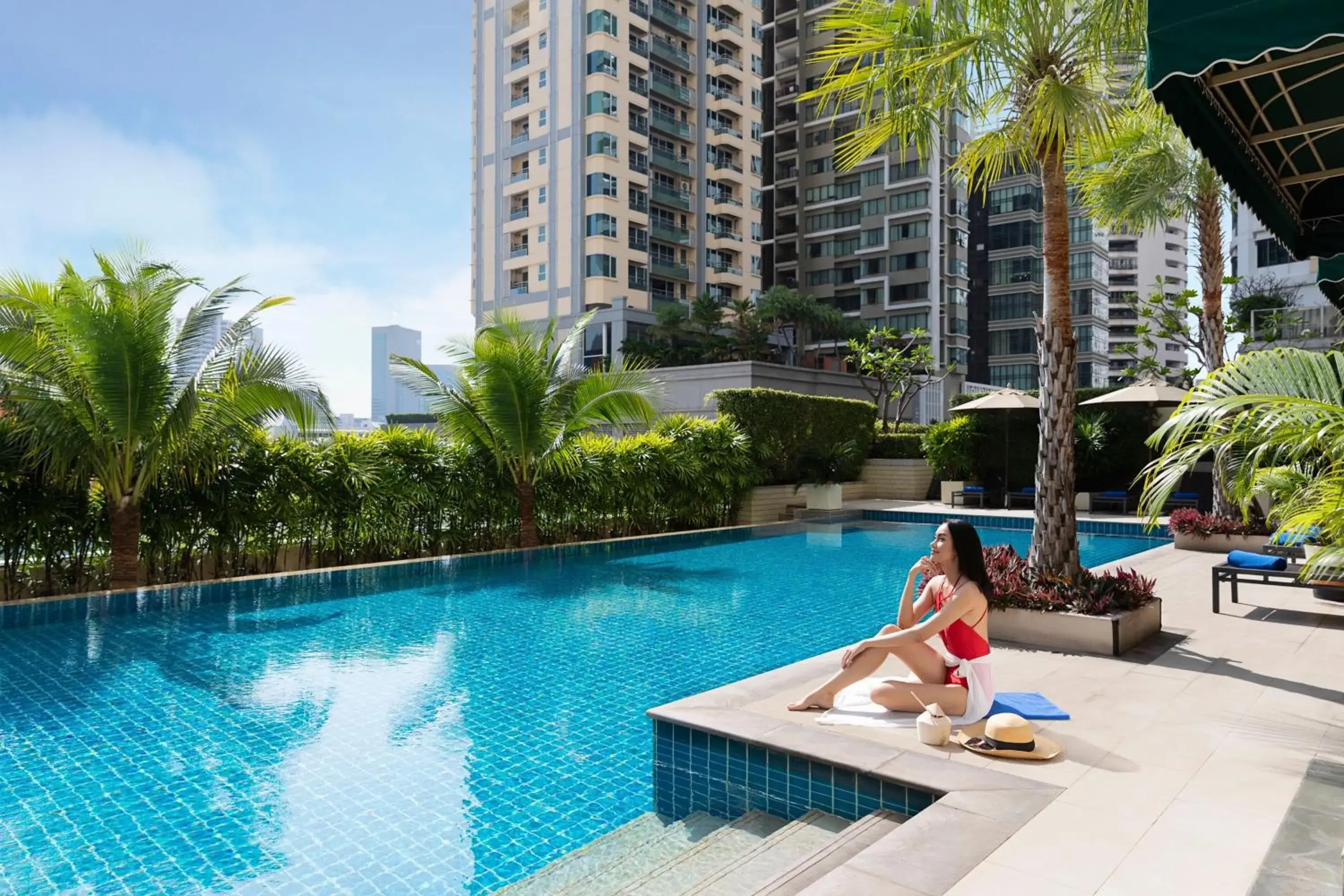 Swimming Pool in Marriott Executive Apartments Sukhumvit Park