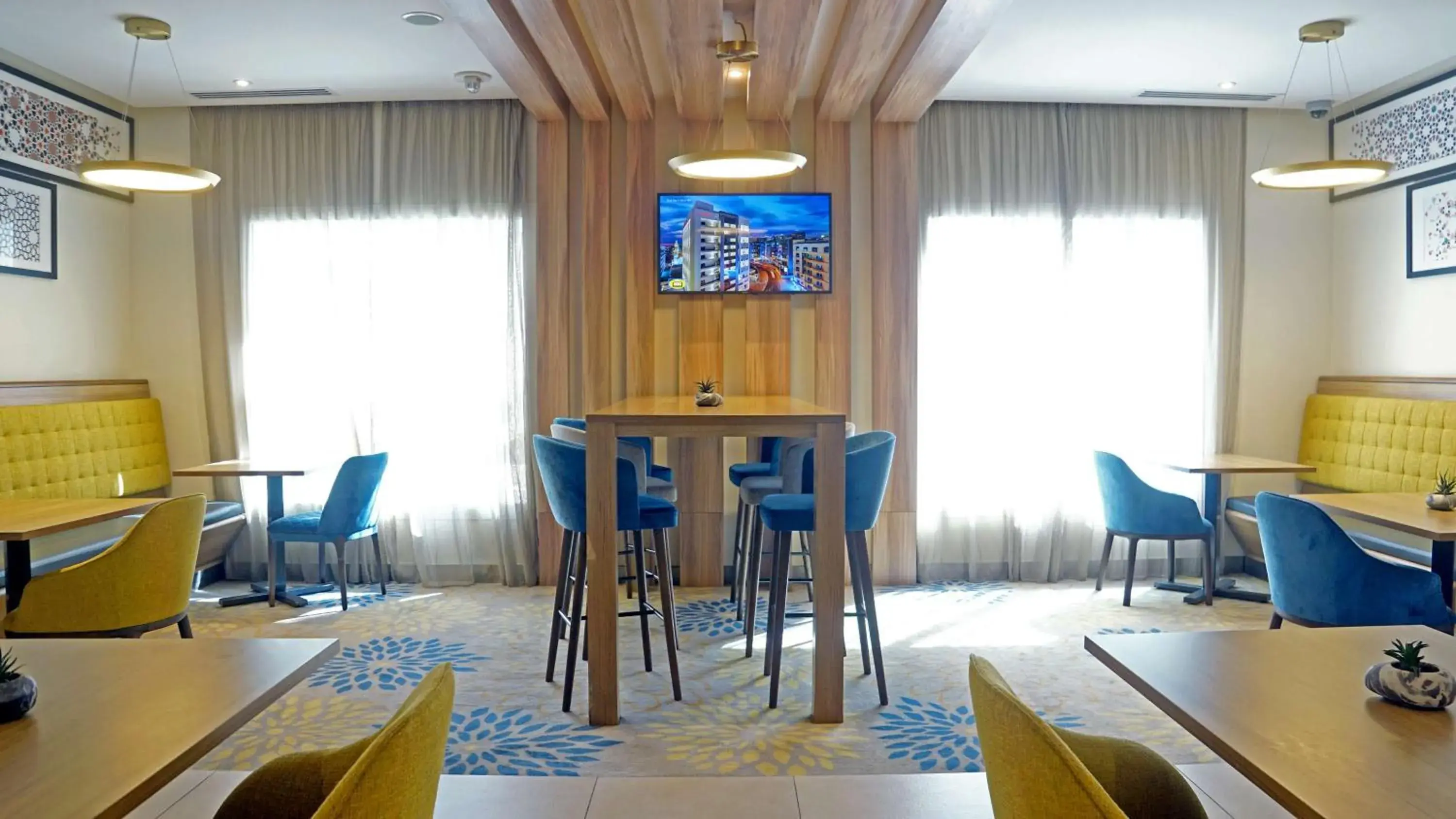 Restaurant/places to eat, Dining Area in Hampton By Hilton Dubai Al Barsha