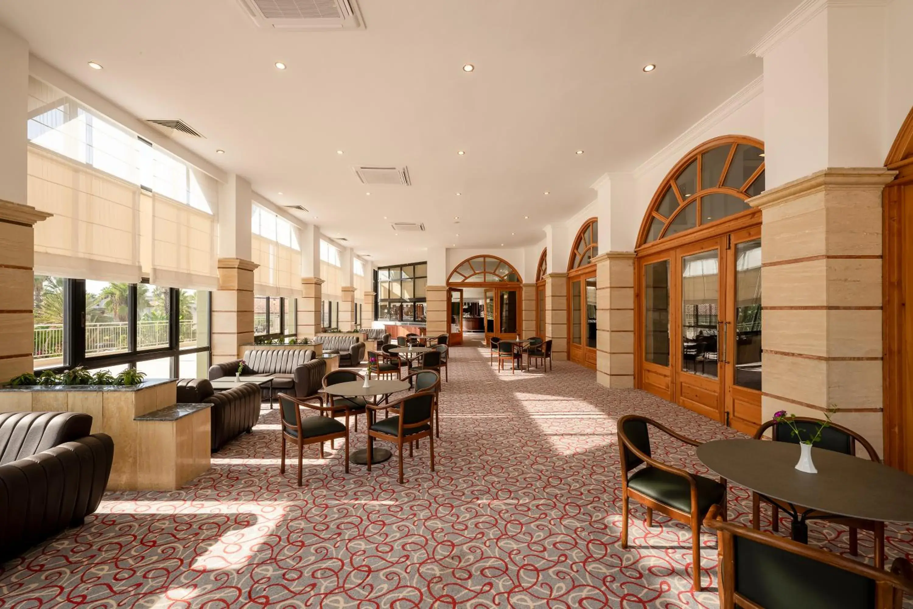 Lounge or bar, Restaurant/Places to Eat in Adora Golf Resort Hotel
