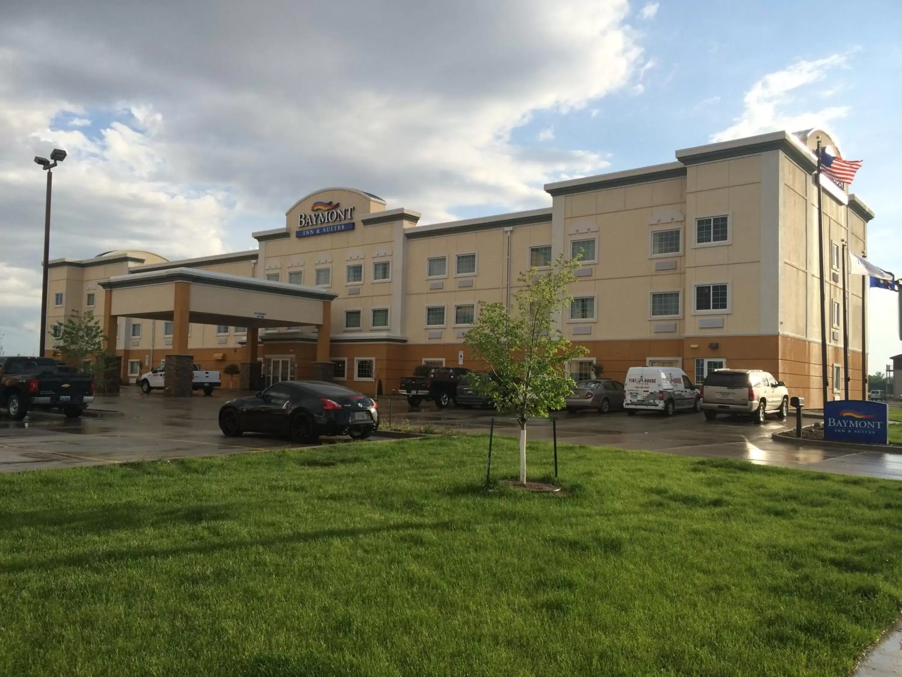 Property building in Baymont by Wyndham Minot Property building in Baymont by Wyndham Minot