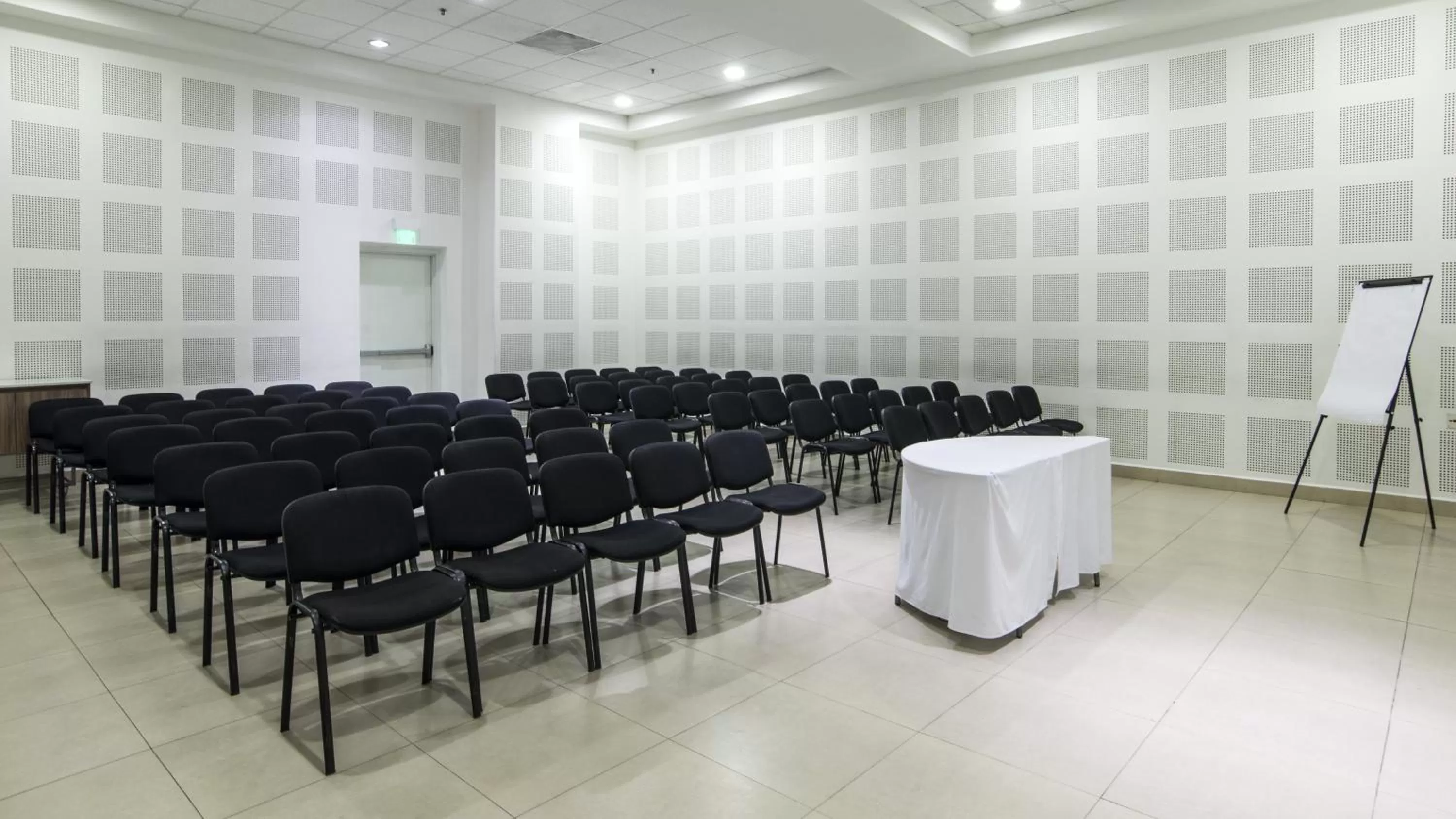 Meeting/conference room in Holiday Inn Express Manzanillo by IHG