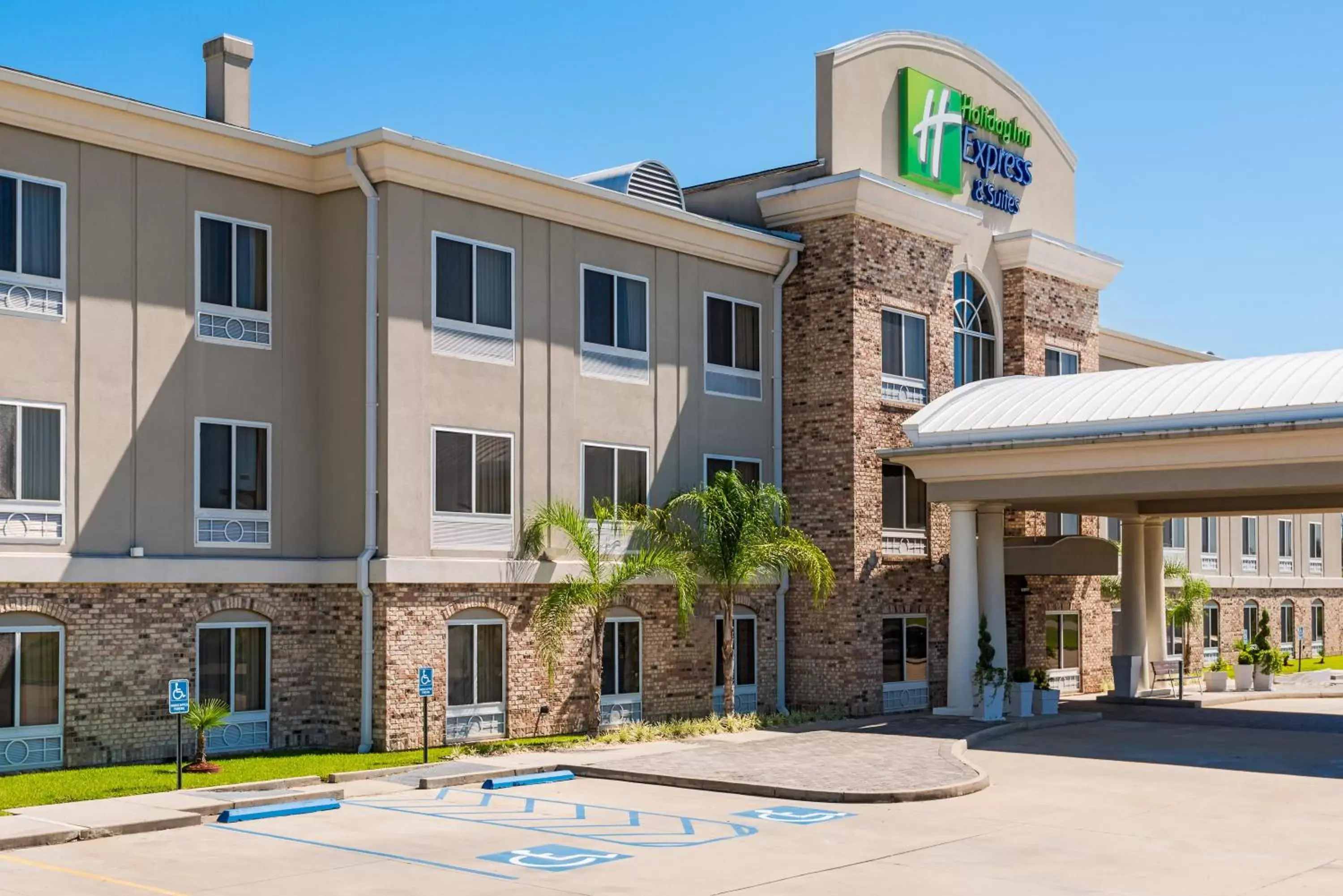 Property Building in Holiday Inn Express Hotel & Suites New Iberia - Avery Island, an IHG Hotel