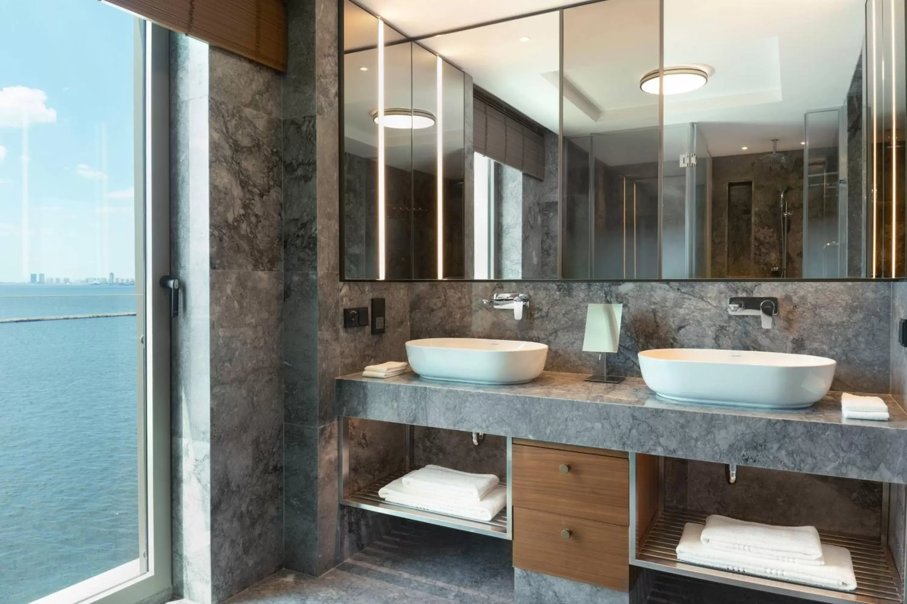 Bathroom in Izmir Marriott Hotel