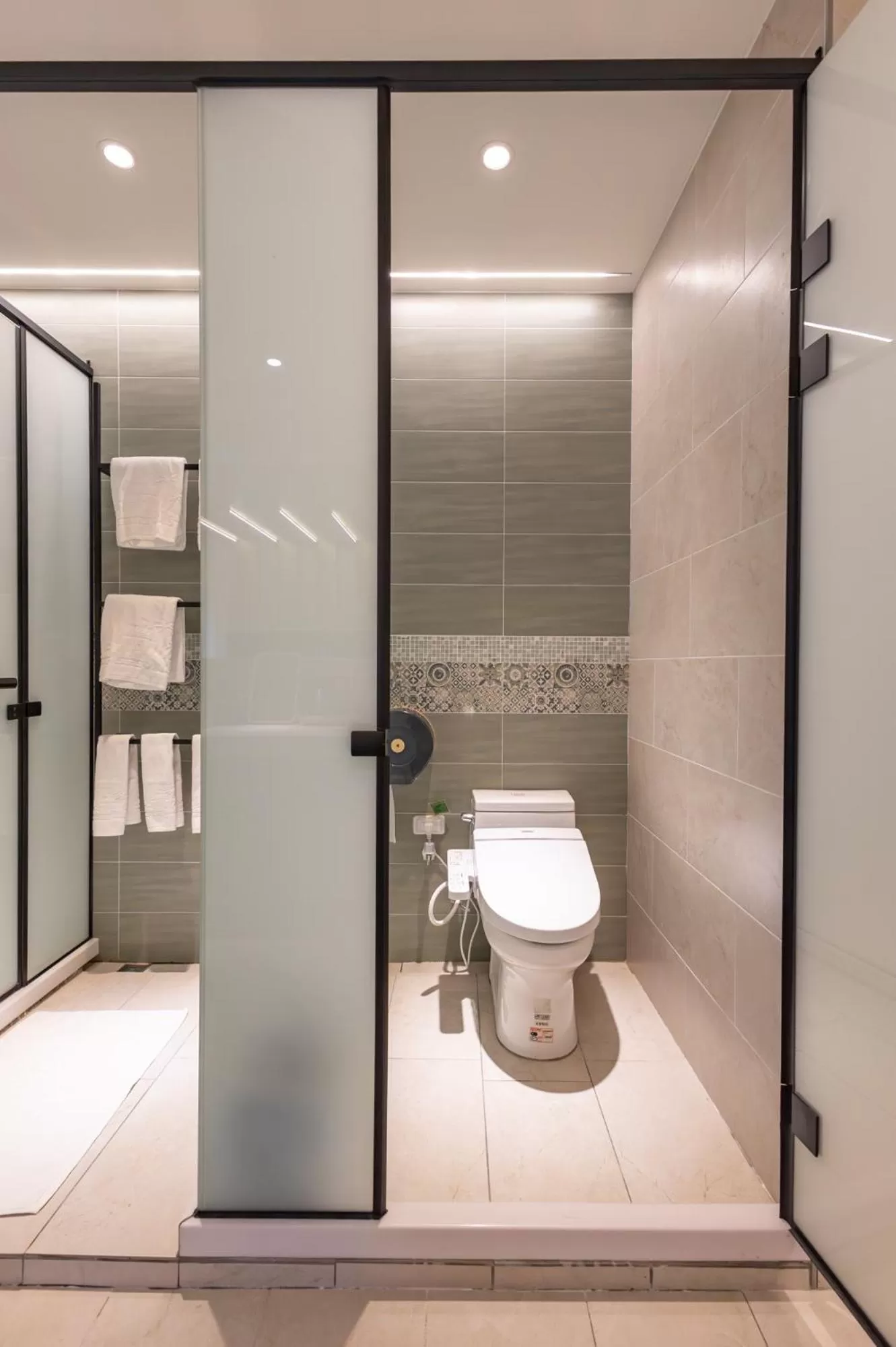 Toilet in Beachcastle & Sea View Villa