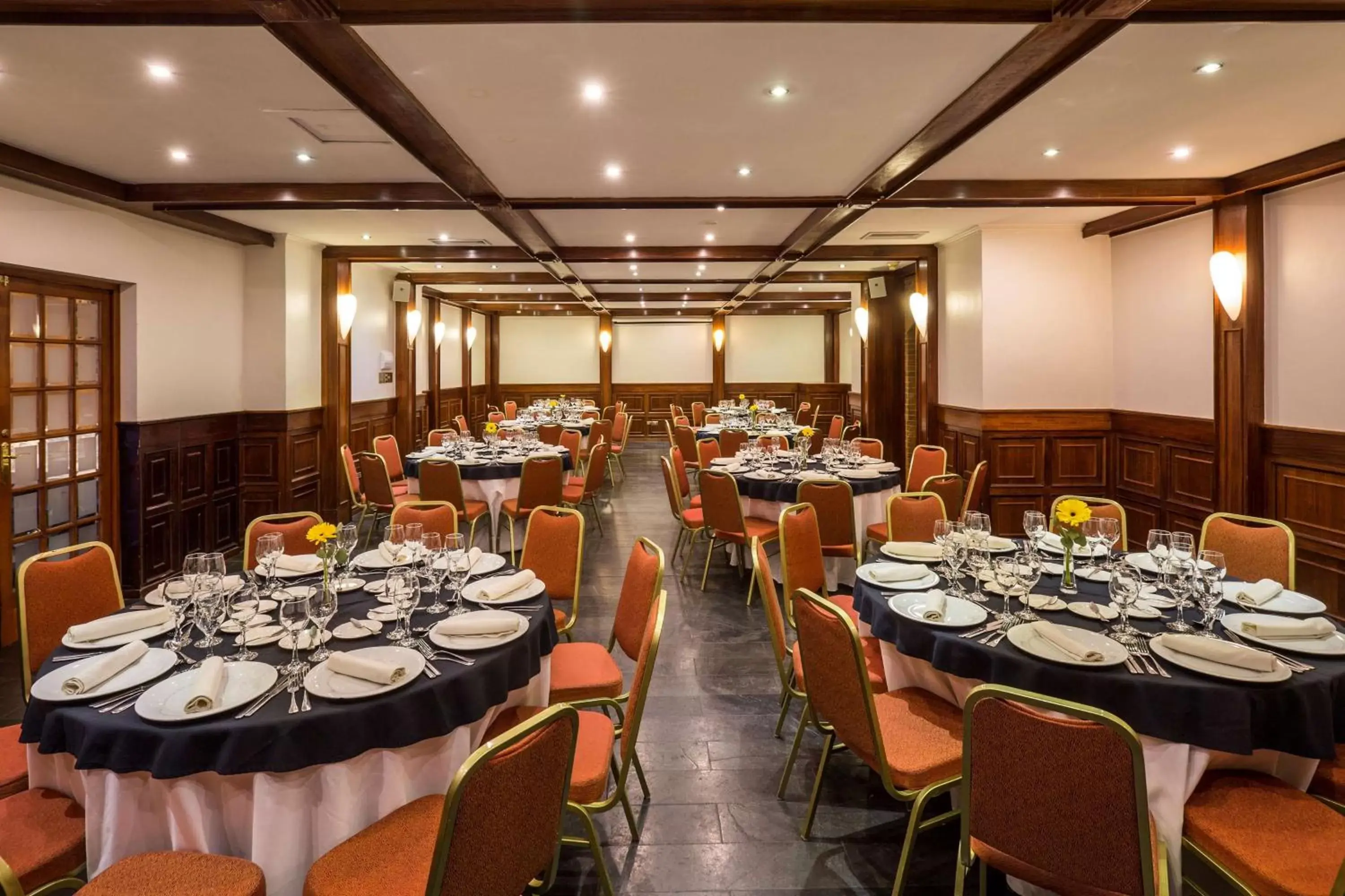 Banquet/Function facilities, Restaurant/Places to Eat in Best Western Marina Del Rey