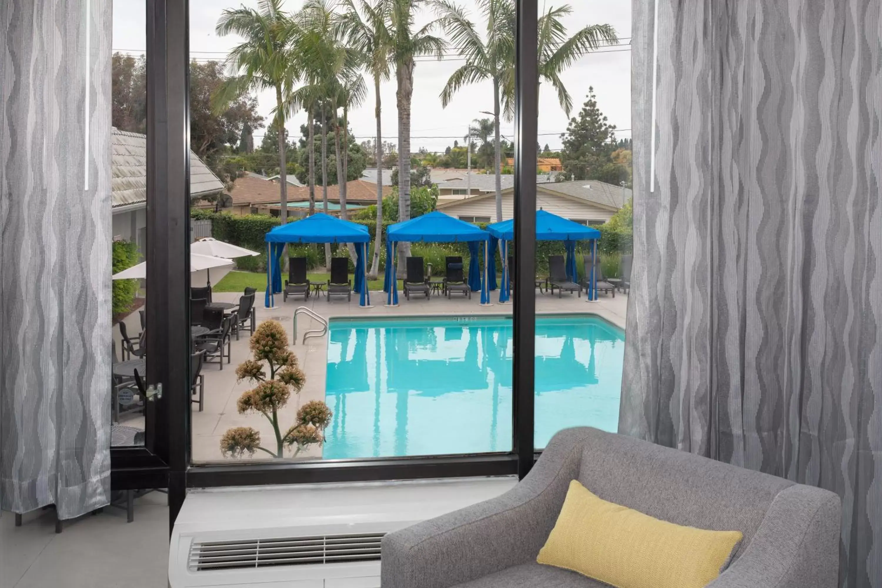 Photo of the whole room, Swimming Pool in Crowne Plaza Costa Mesa Orange County, an IHG Hotel