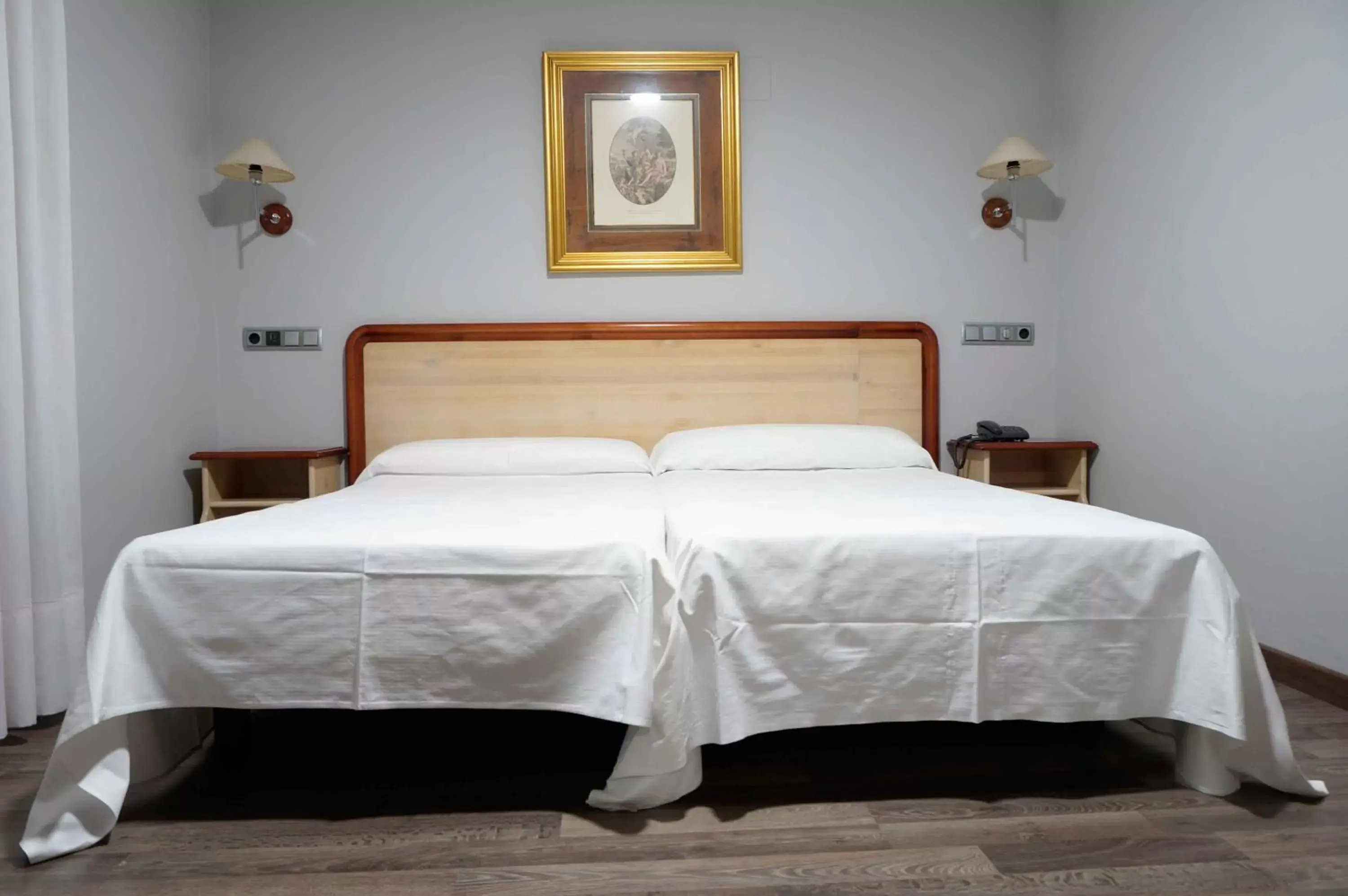 Property building, Bed in Cesaraugusta Property building, Bed in Cesaraugusta