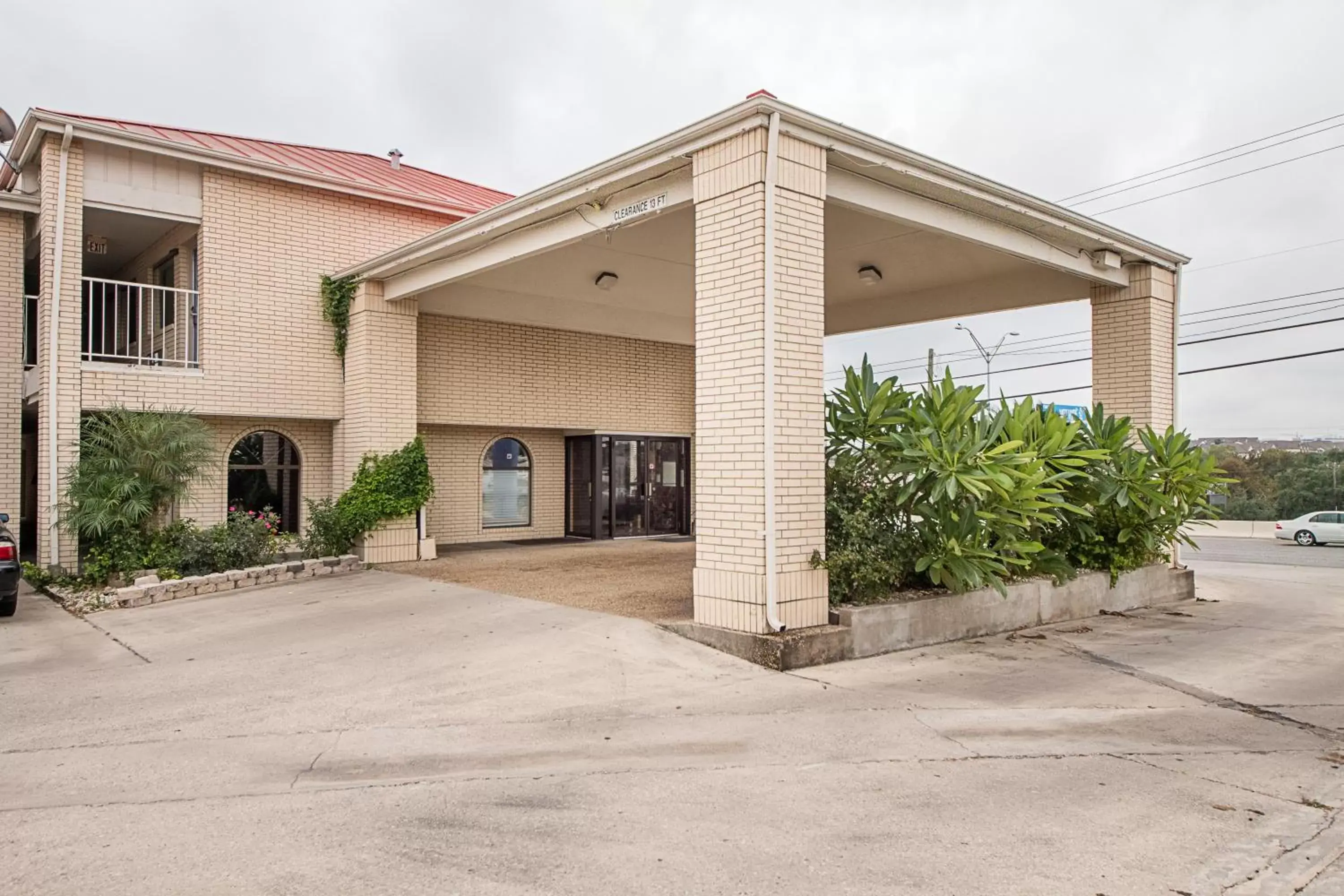 Facade/entrance, Property Building in Motel 6-San Antonio, TX - Fiesta Trails