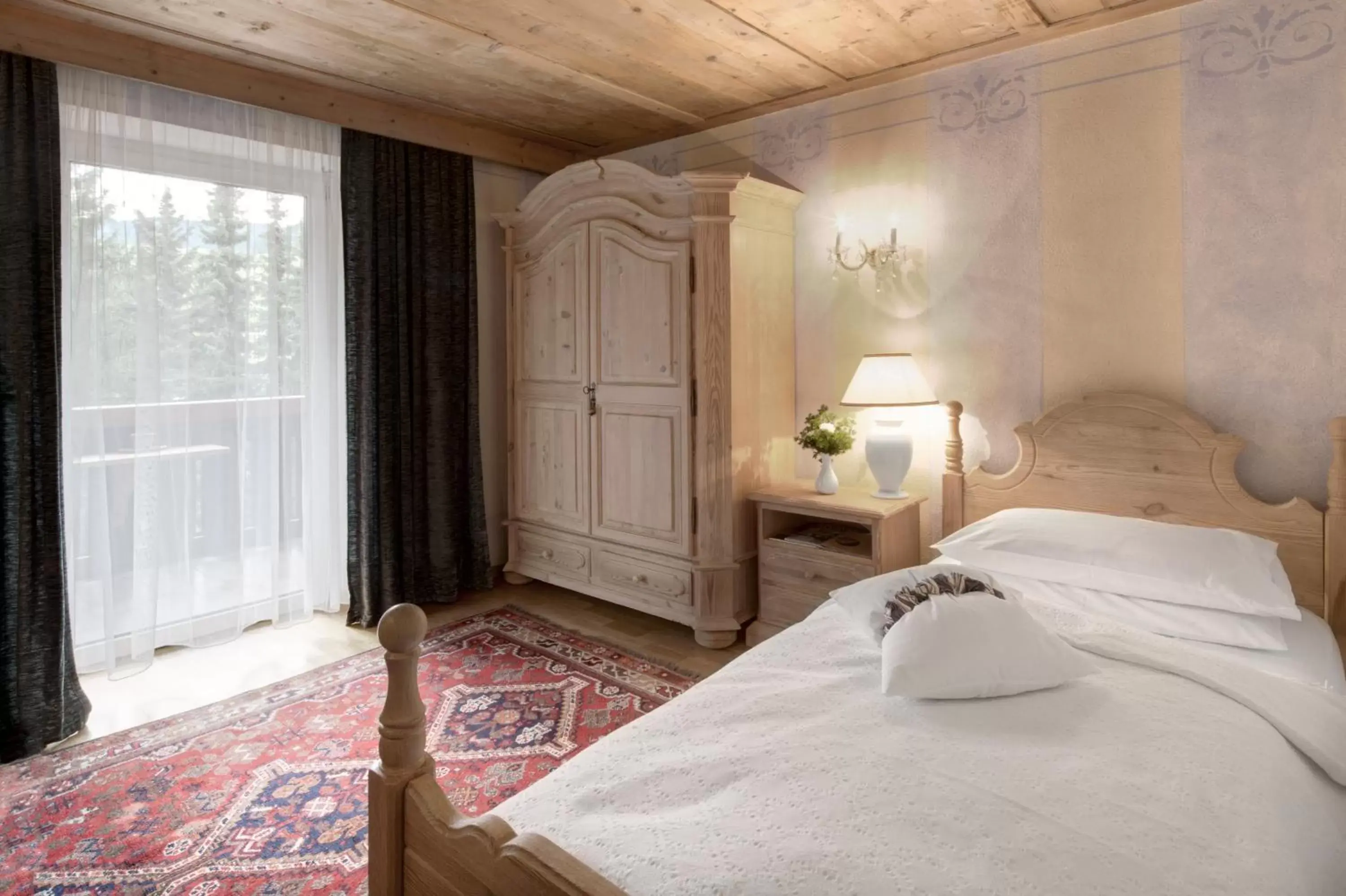 Bedroom, Bed in Hotel La Perla: The Leading Hotels of the World