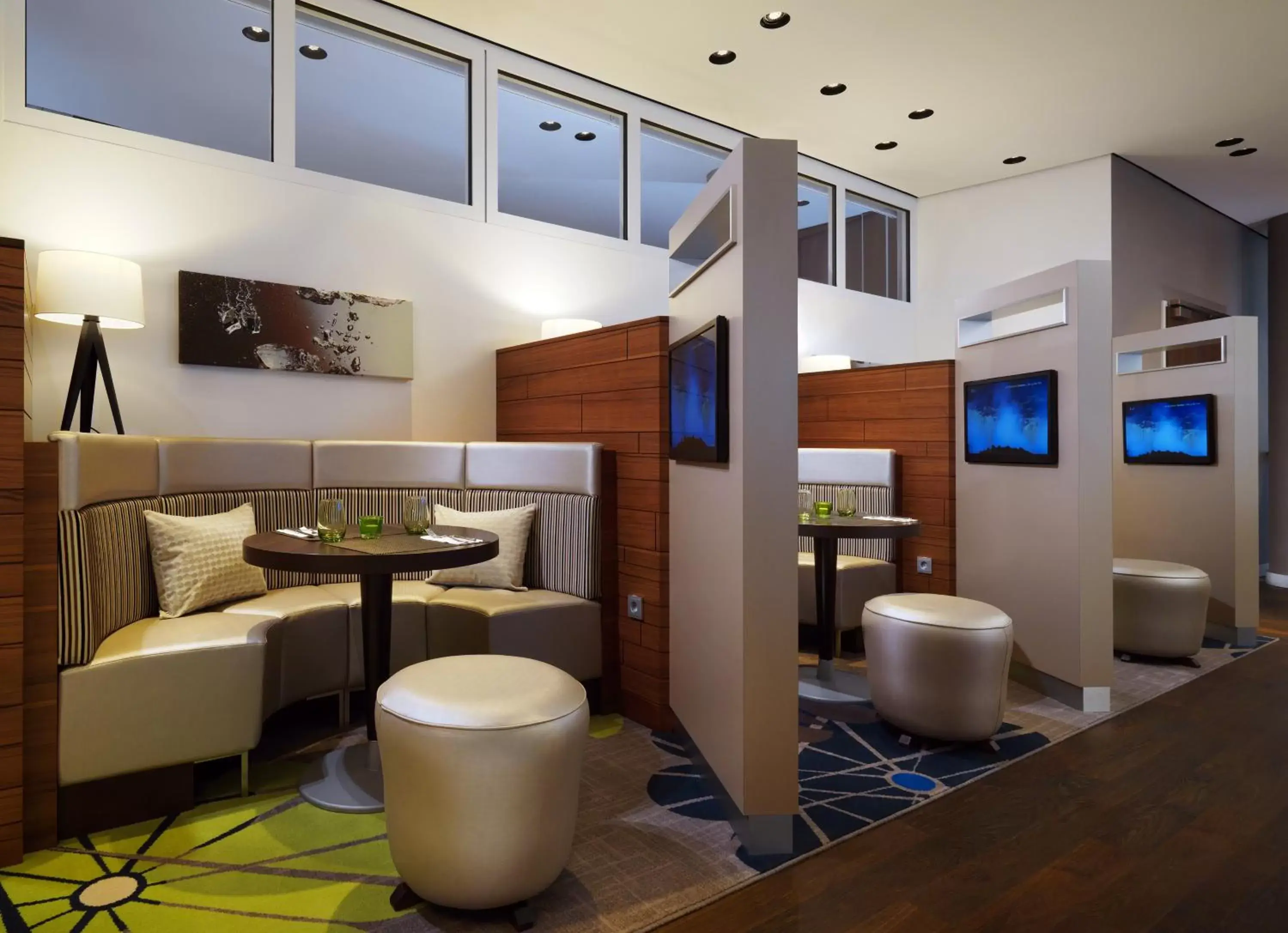 Lounge or bar in Courtyard by Marriott Cologne