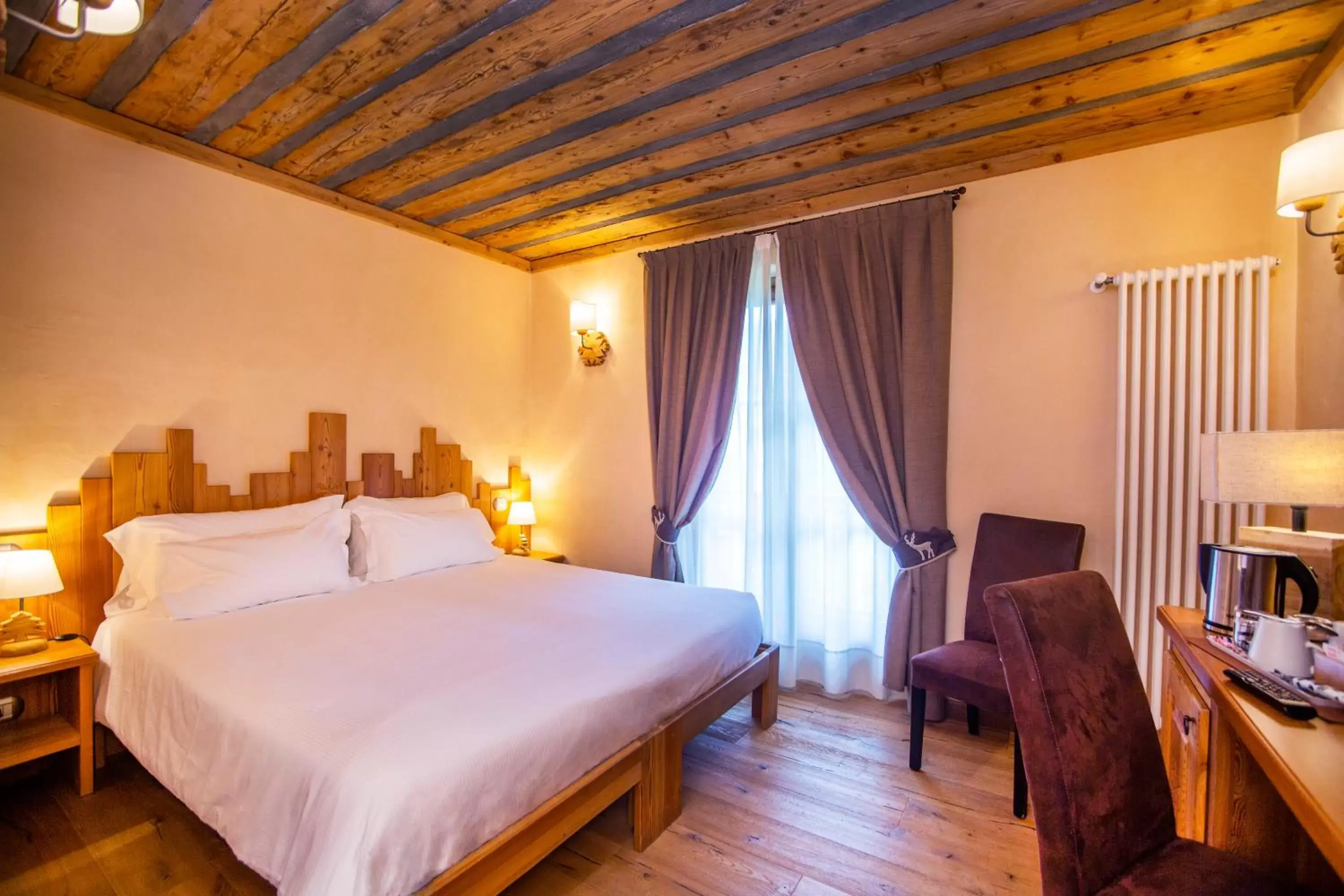 Bedroom, Bed in Hotel Les Montagnards