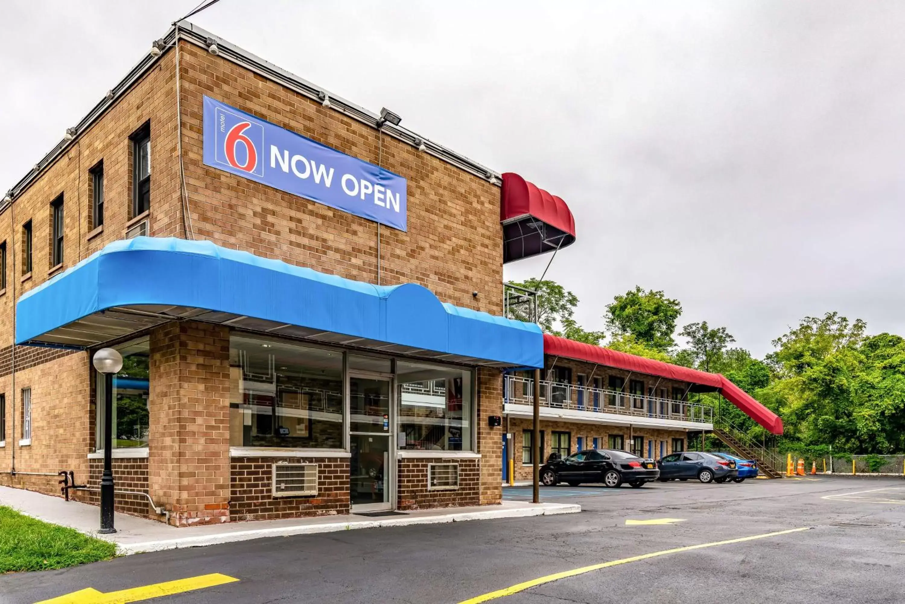 Property Building in Motel 6-Elmsford, NY - White Plains