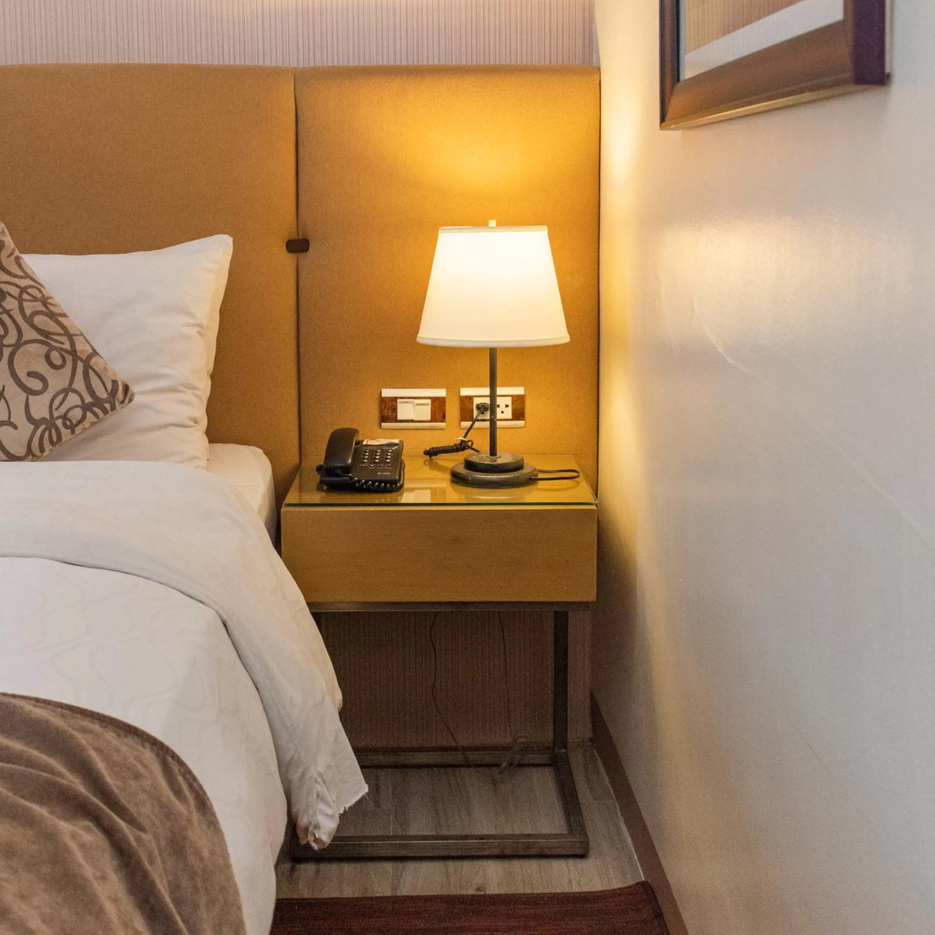 Deluxe Queen Room in Ironwood Hotel