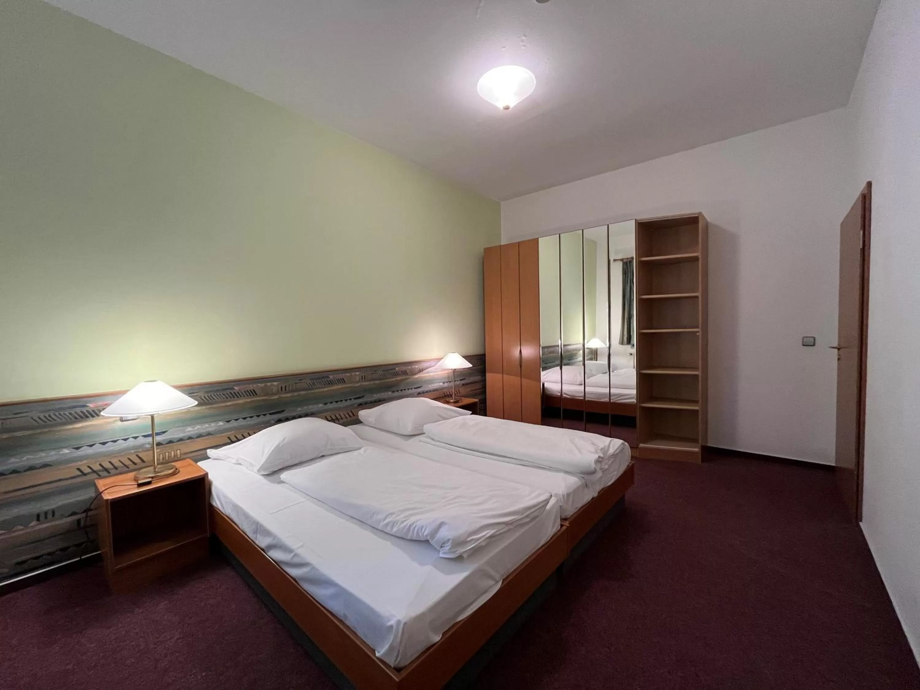 Photo of the whole room, Bed in Hotel Liszt