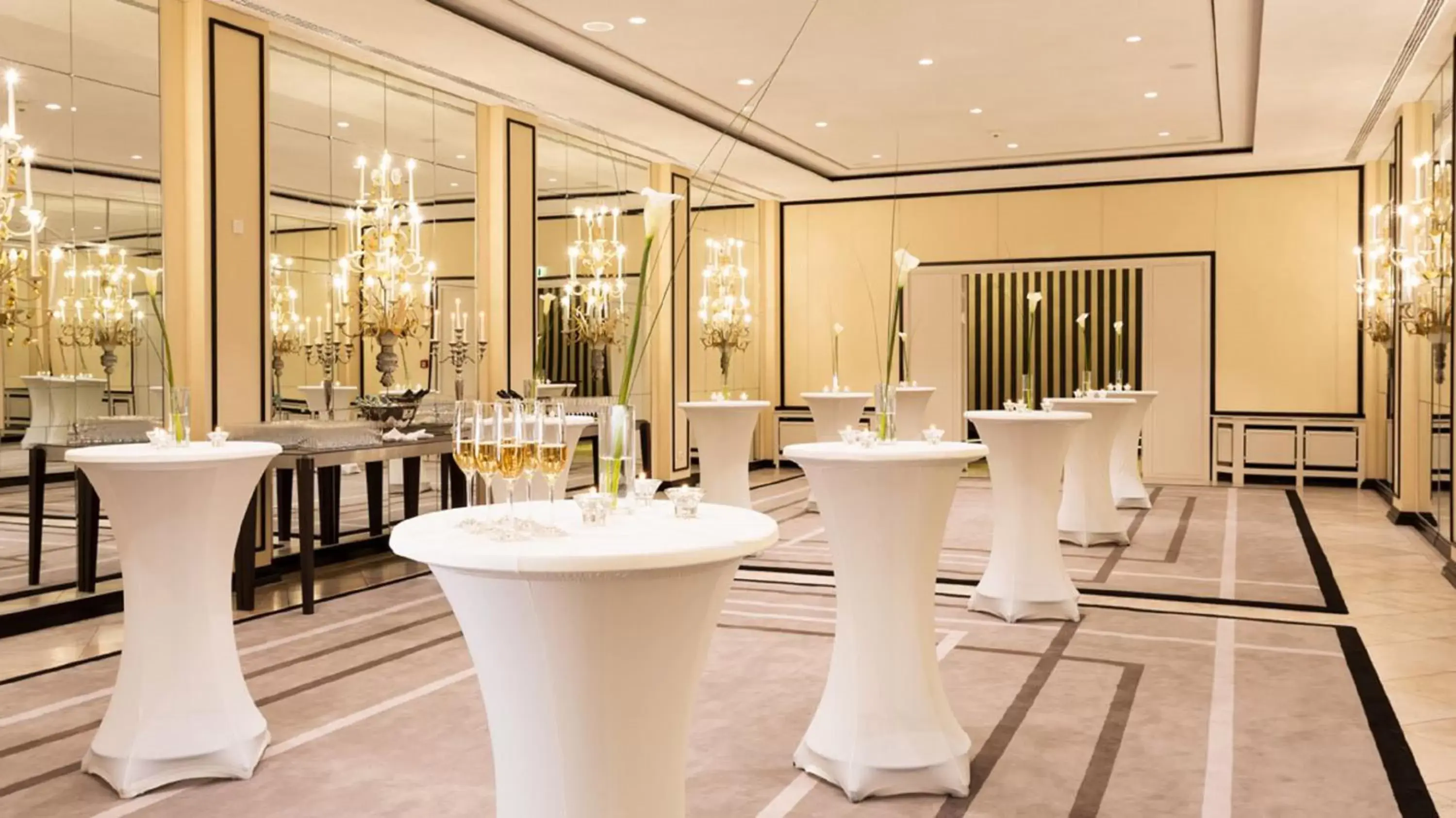 Food and drinks, Restaurant/Places to Eat in AMERON Bonn Hotel Königshof