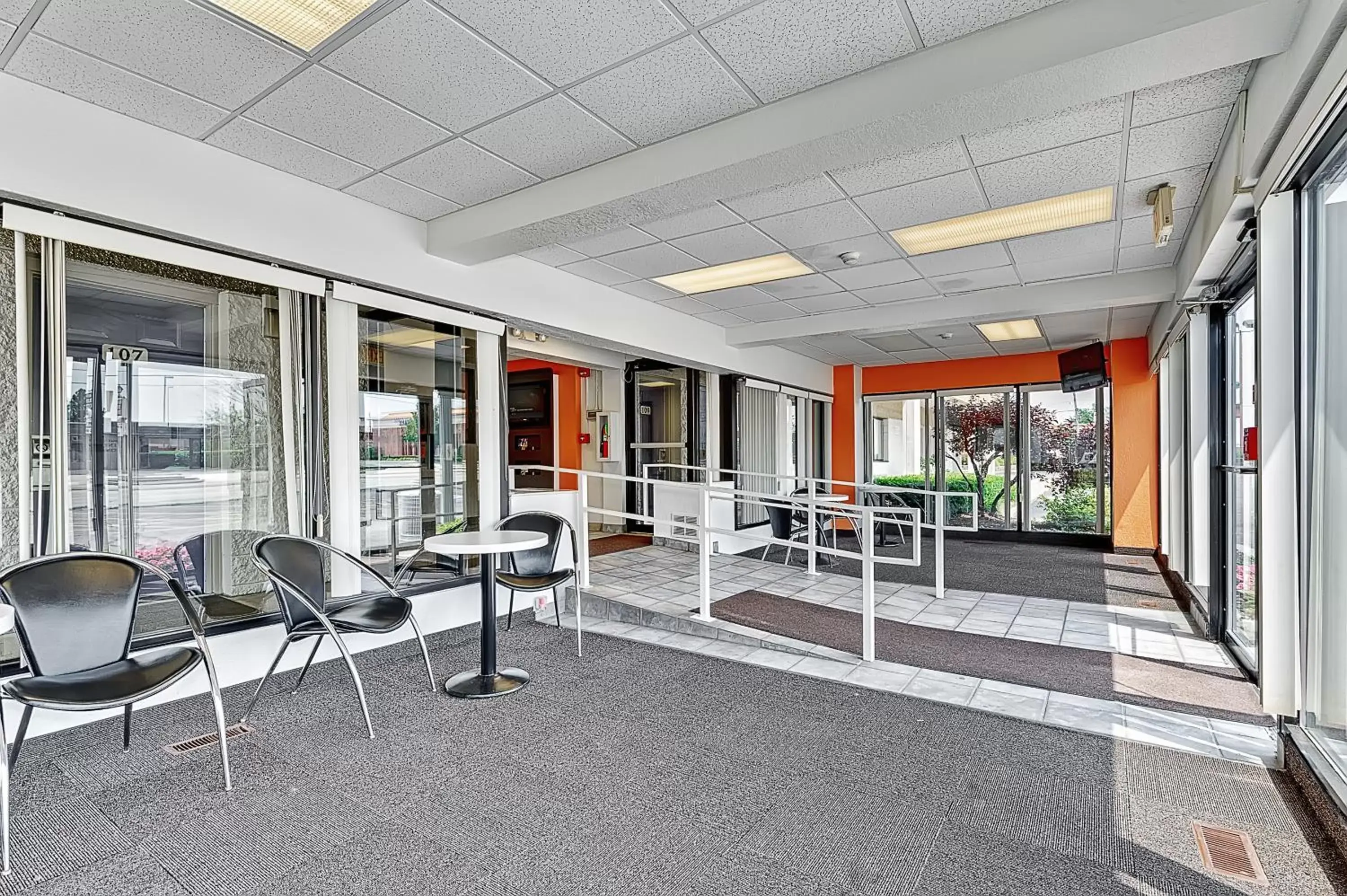 Patio, Fitness Center/Facilities in Motel 6-Villa Park, IL - Chicago West