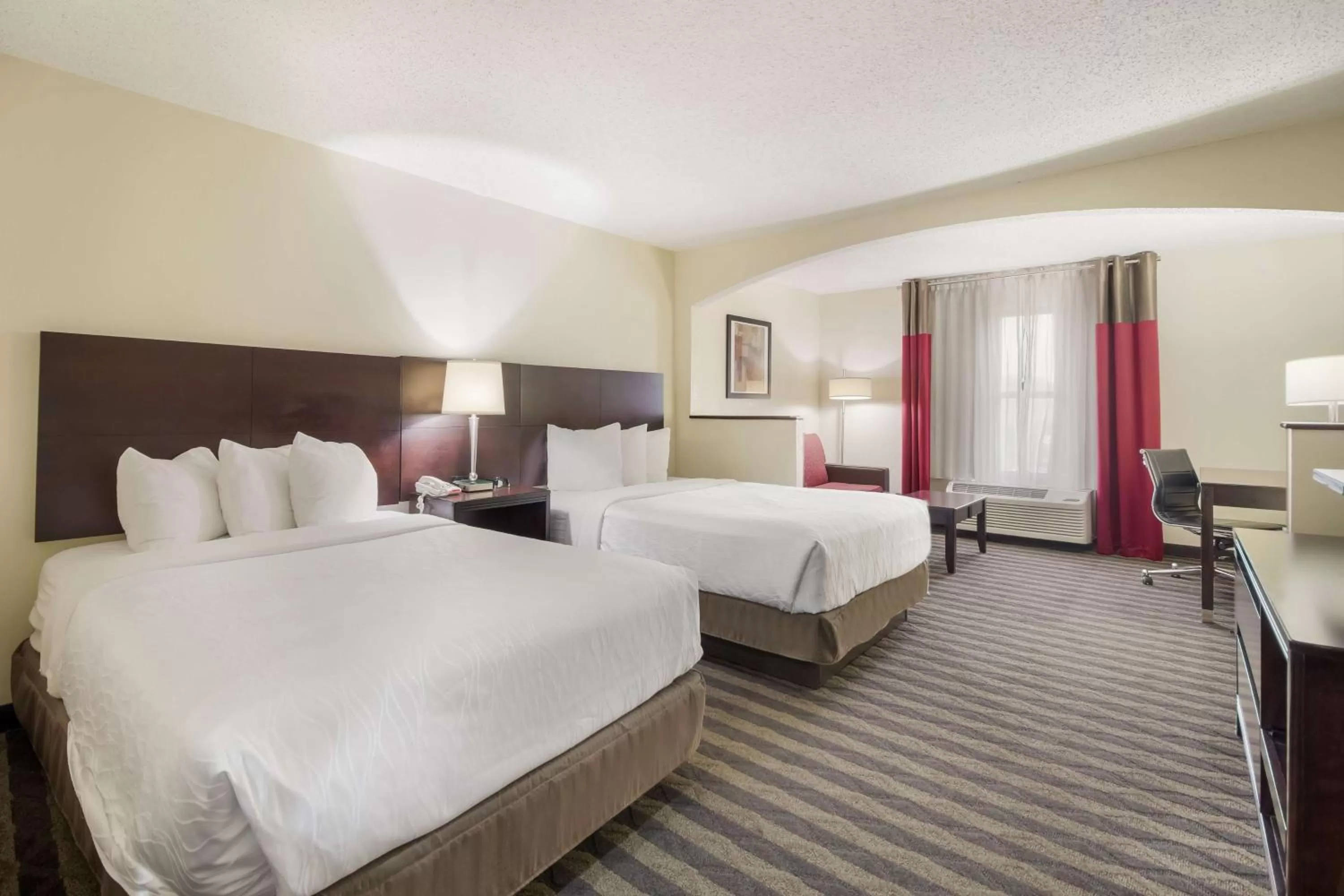 Double Suite with Two Double Beds in Best Western Suites near Opryland