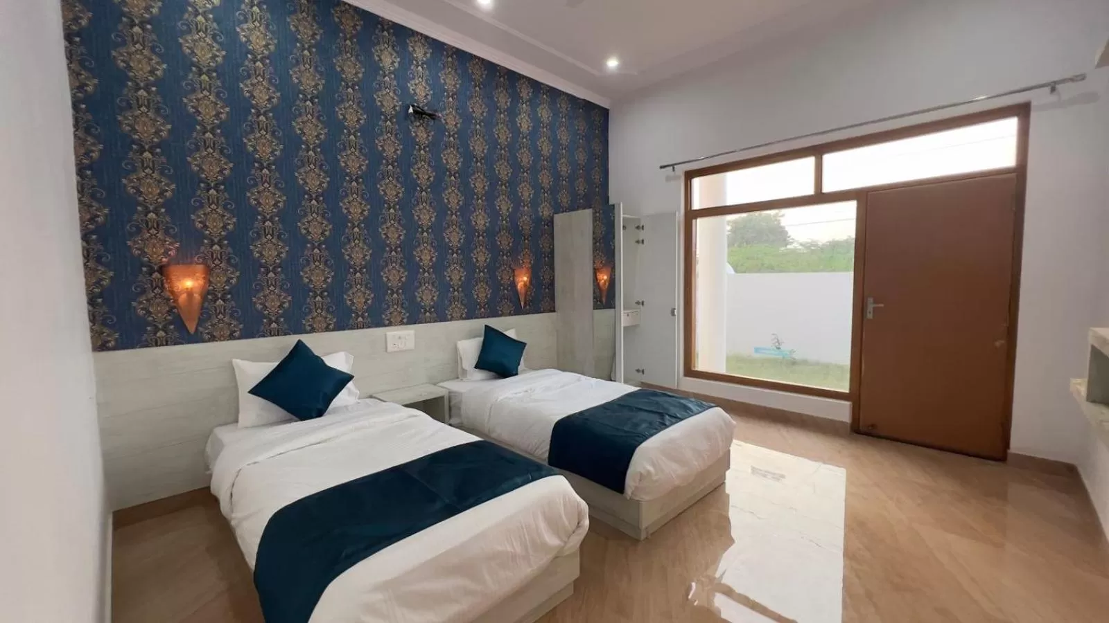 Double or Twin Room with Private Bathroom in La Curcuma Luxury Homestay