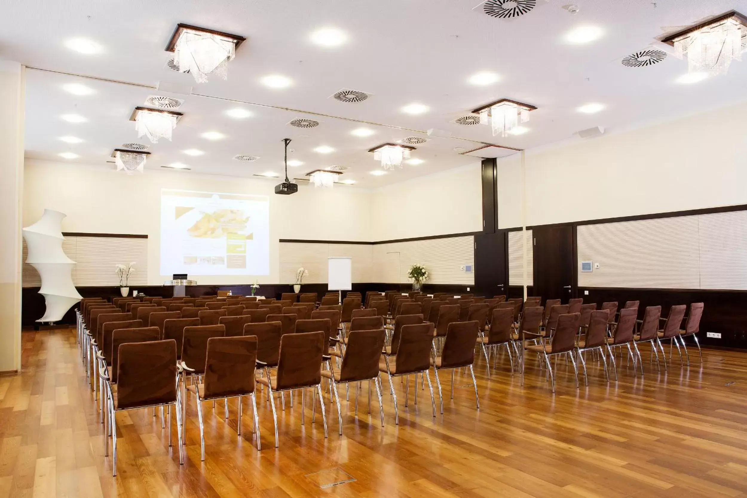 Banquet/Function facilities, Business Area/Conference Room in Hotel Sandwirth
