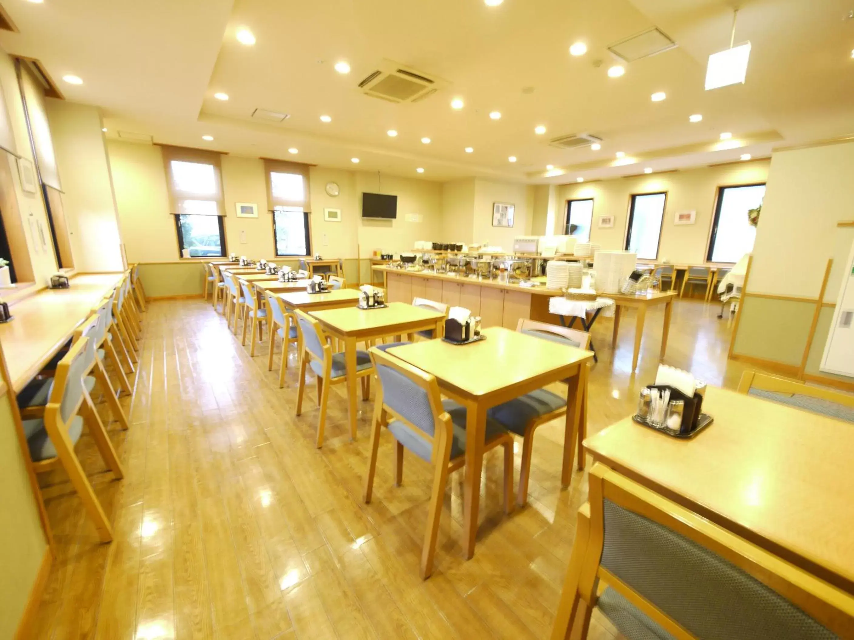 Restaurant/Places to Eat in Hotel Route-Inn Kani