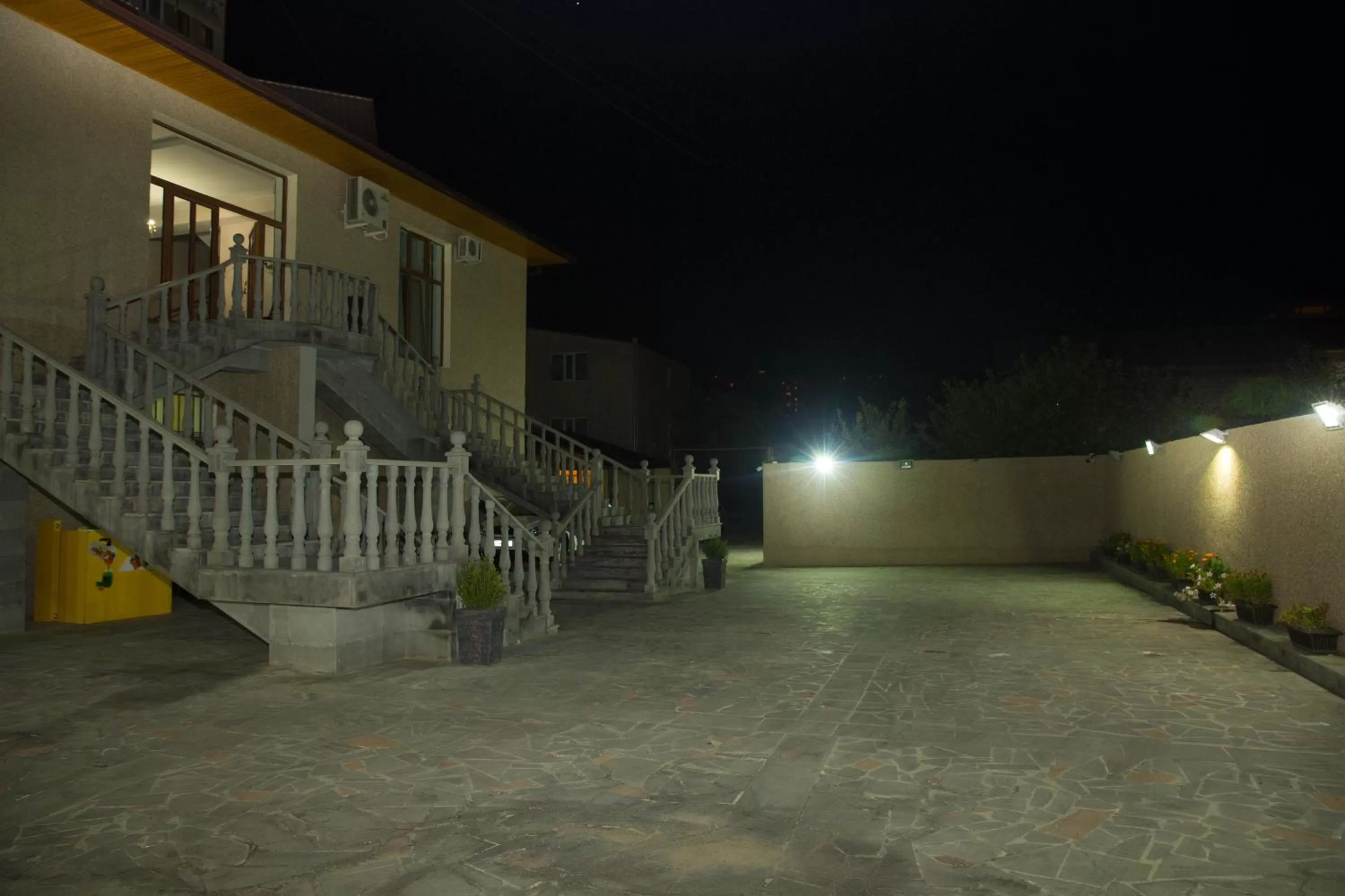 Facade/entrance, Balcony/Terrace in Eridana Hotel