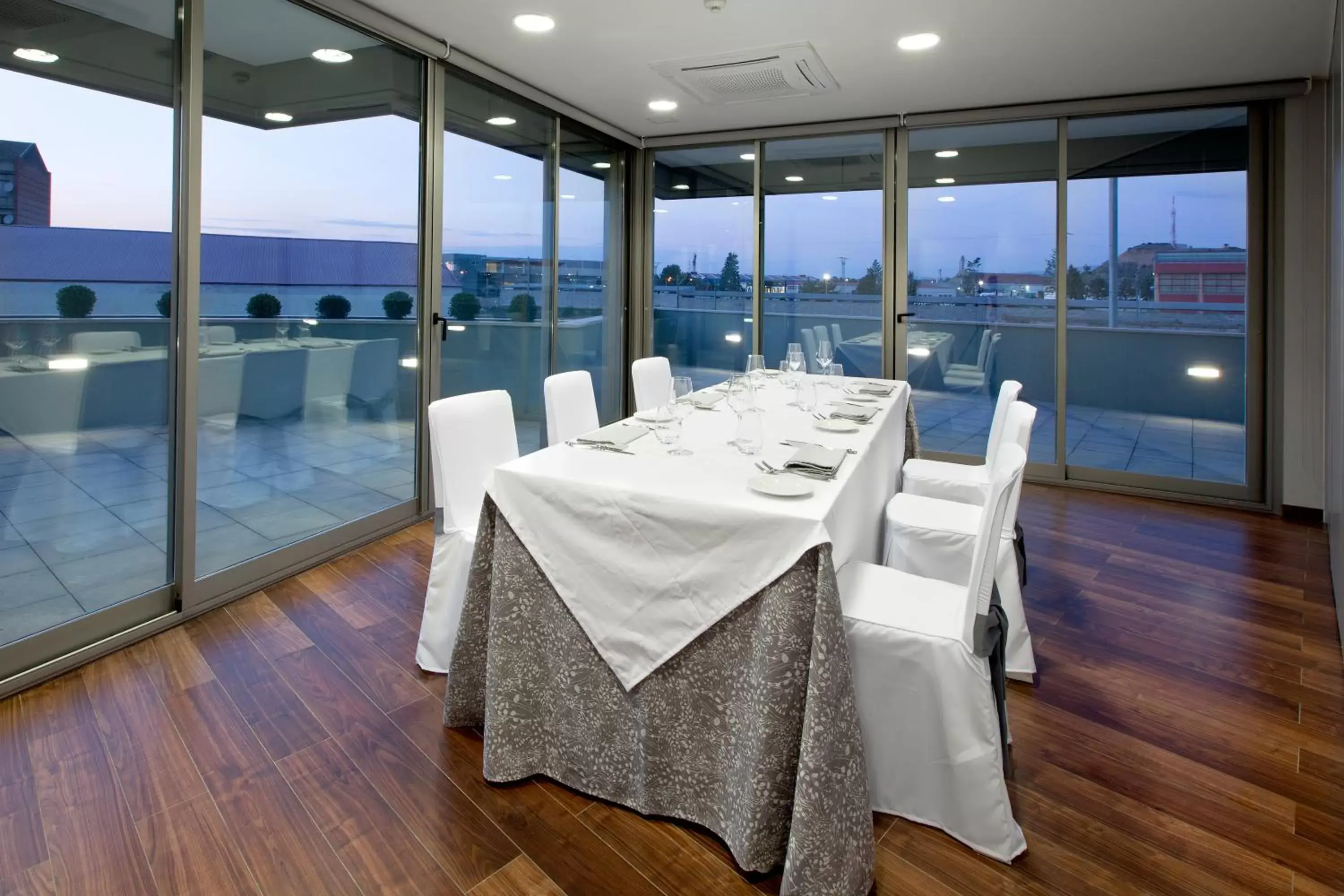 Business facilities, Banquet Facilities in Hotel MasMonzon