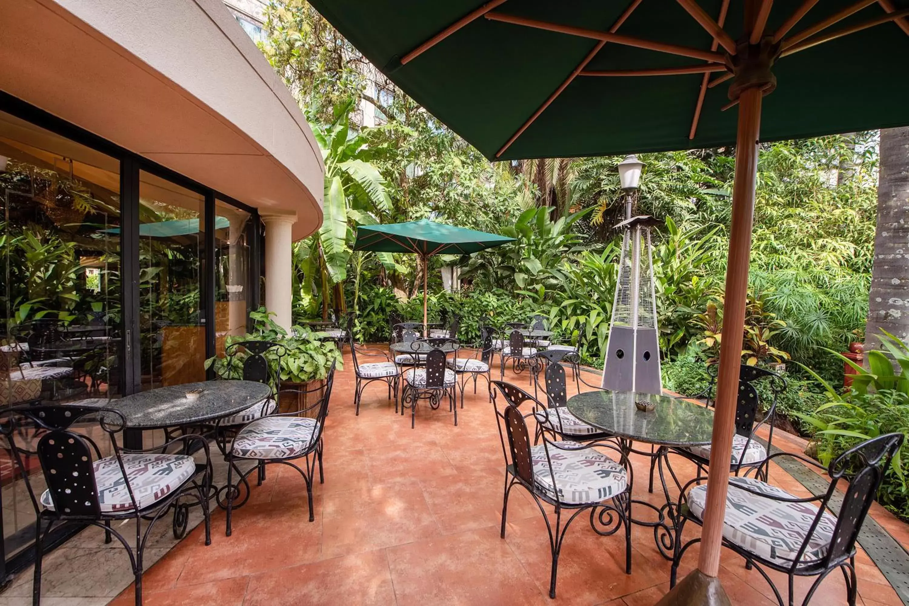 Restaurant/places to eat, Patio/Outdoor Area in Nairobi Serena Hotel