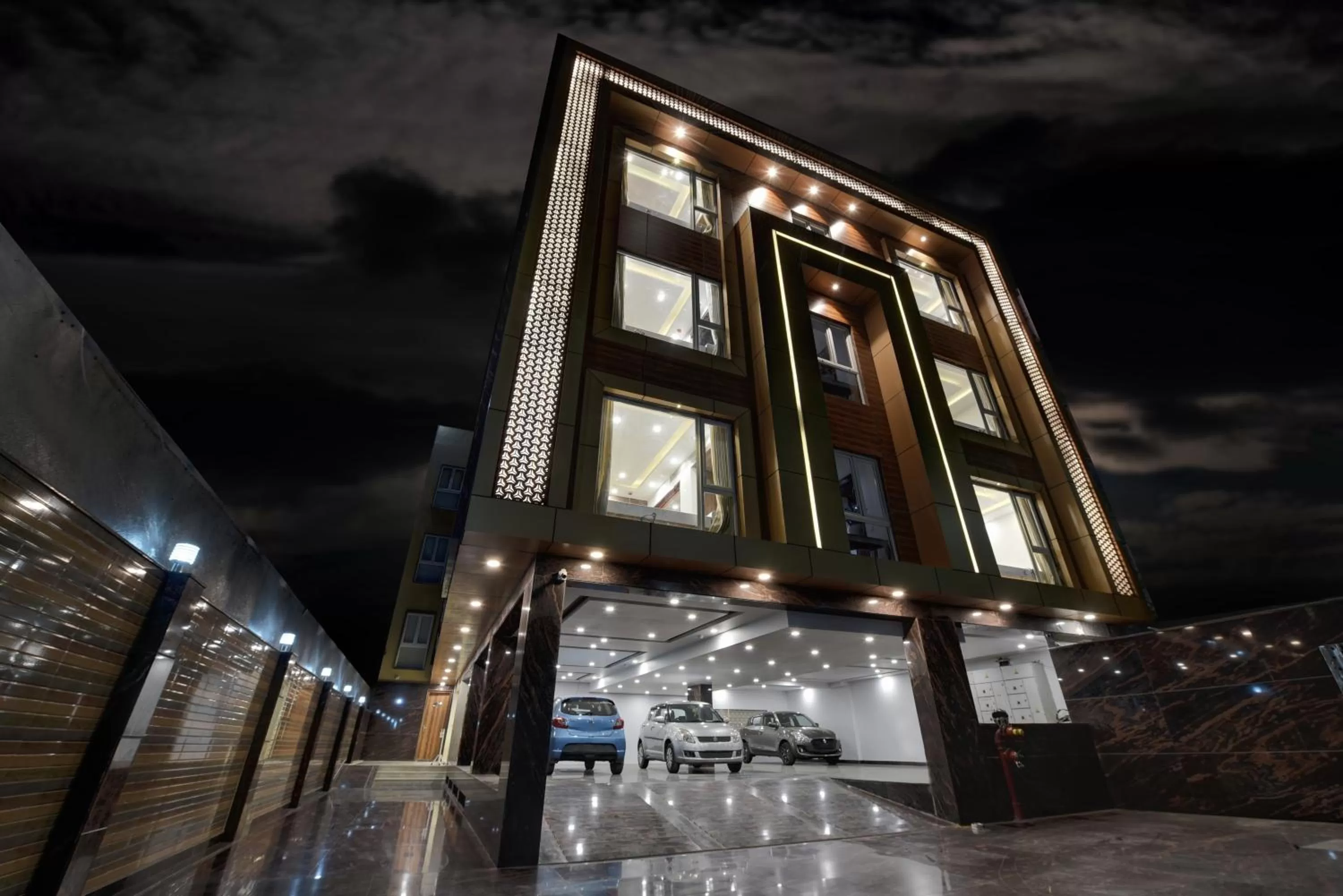 Facade/entrance in GOLDEN TREE