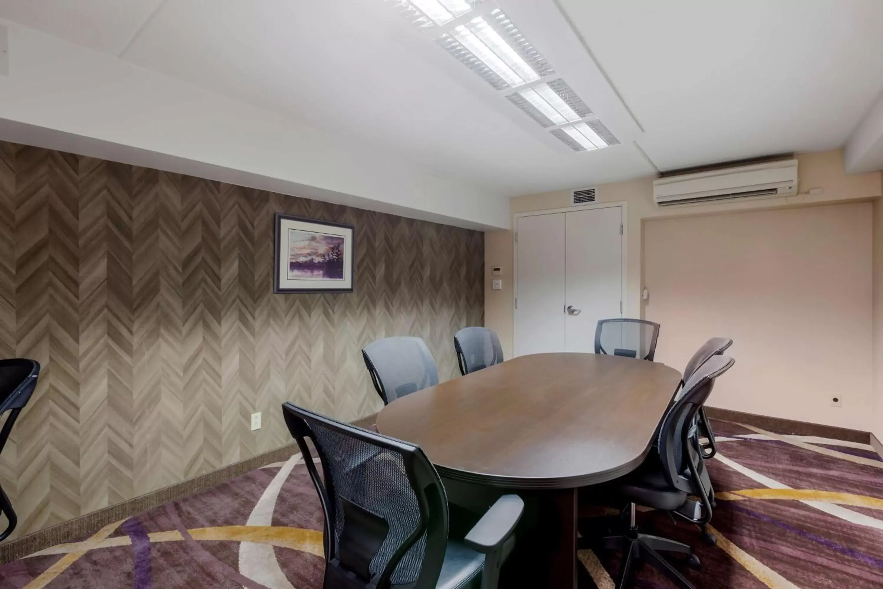 Meeting/conference room in Best Western Plus Otonabee Inn