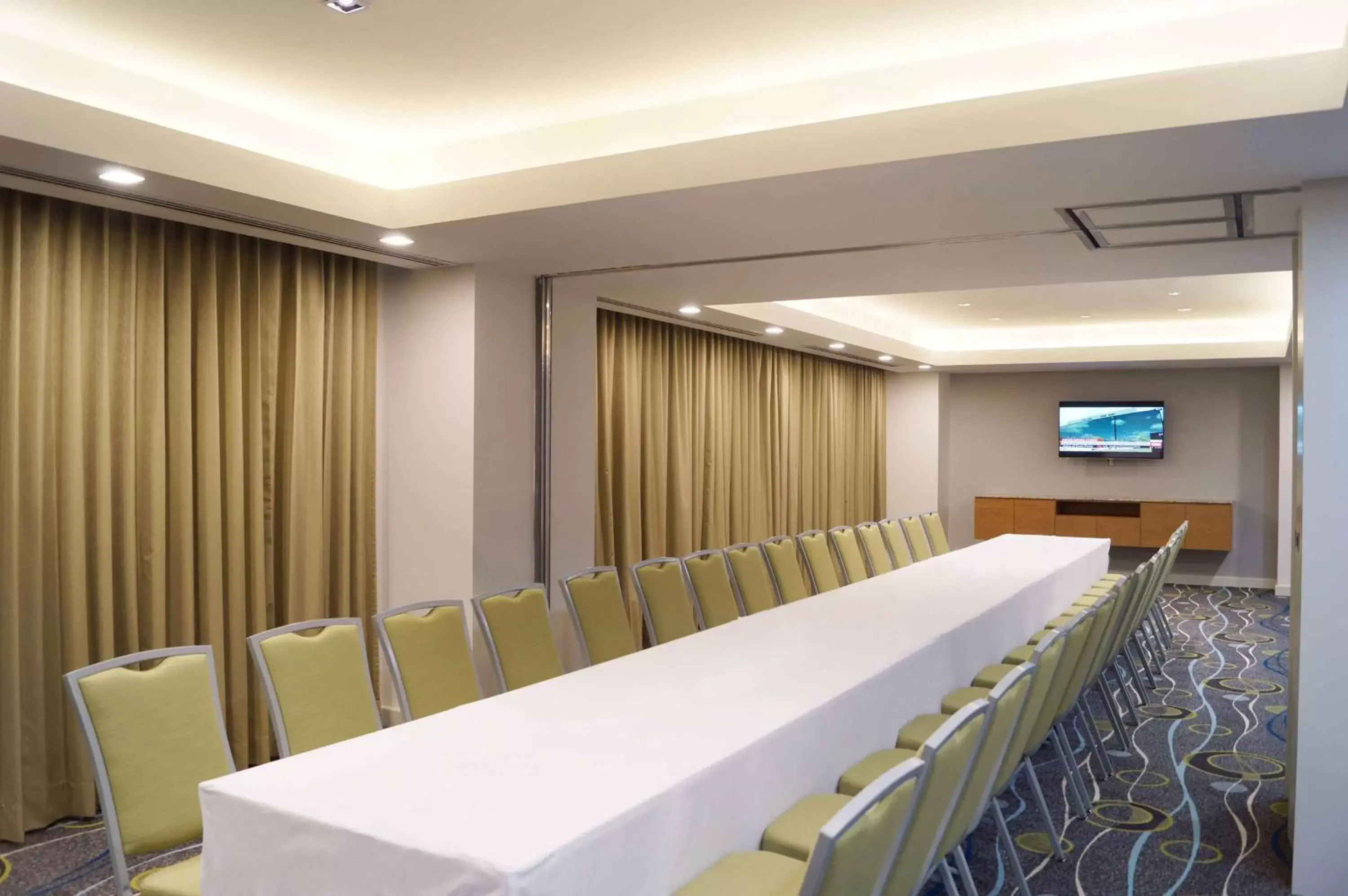 Meeting/conference room in Hampton Inn by Hilton Merida