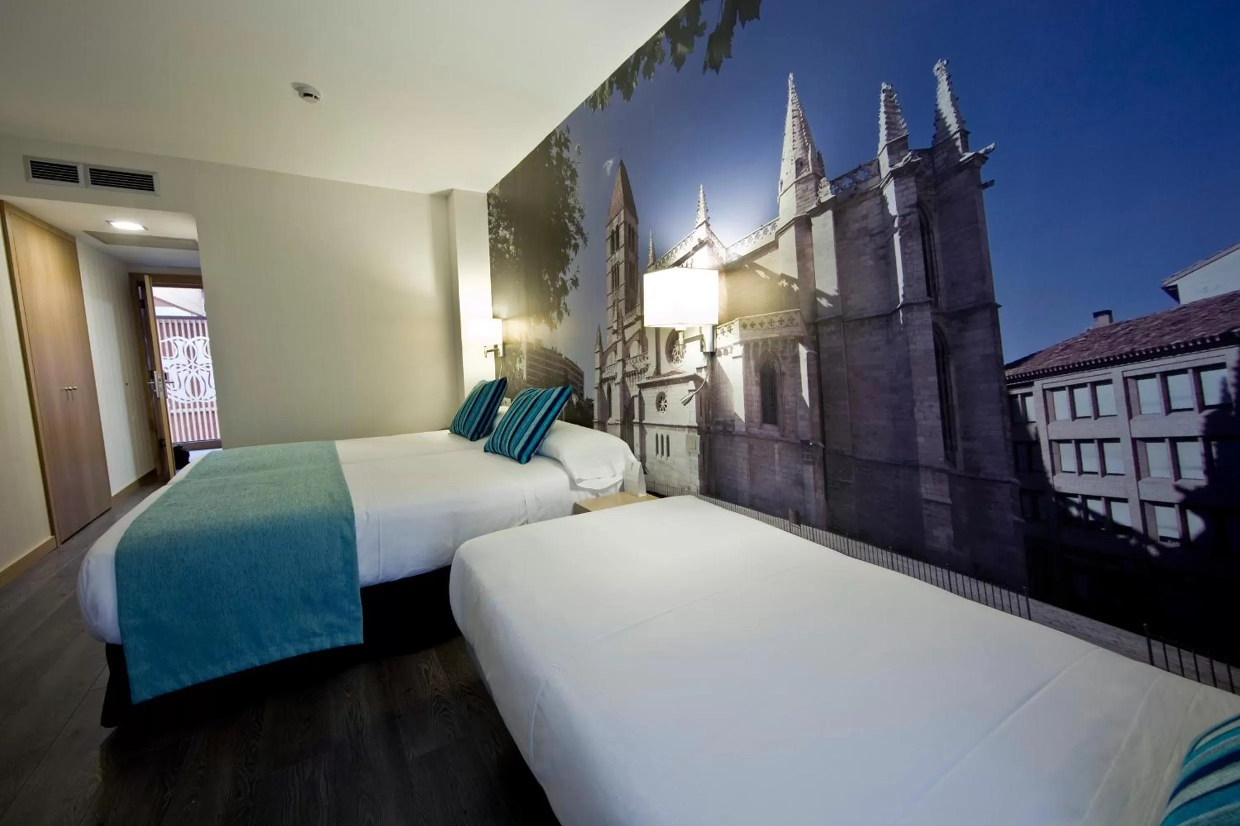 Photo of the whole room, Bed in ELE Enara Boutique Hotel