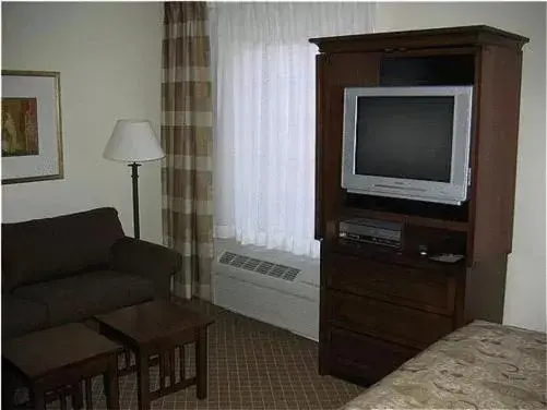 TV and multimedia, TV/Entertainment Center in Staybridge Suites Indianapolis-Airport, an IHG Hotel