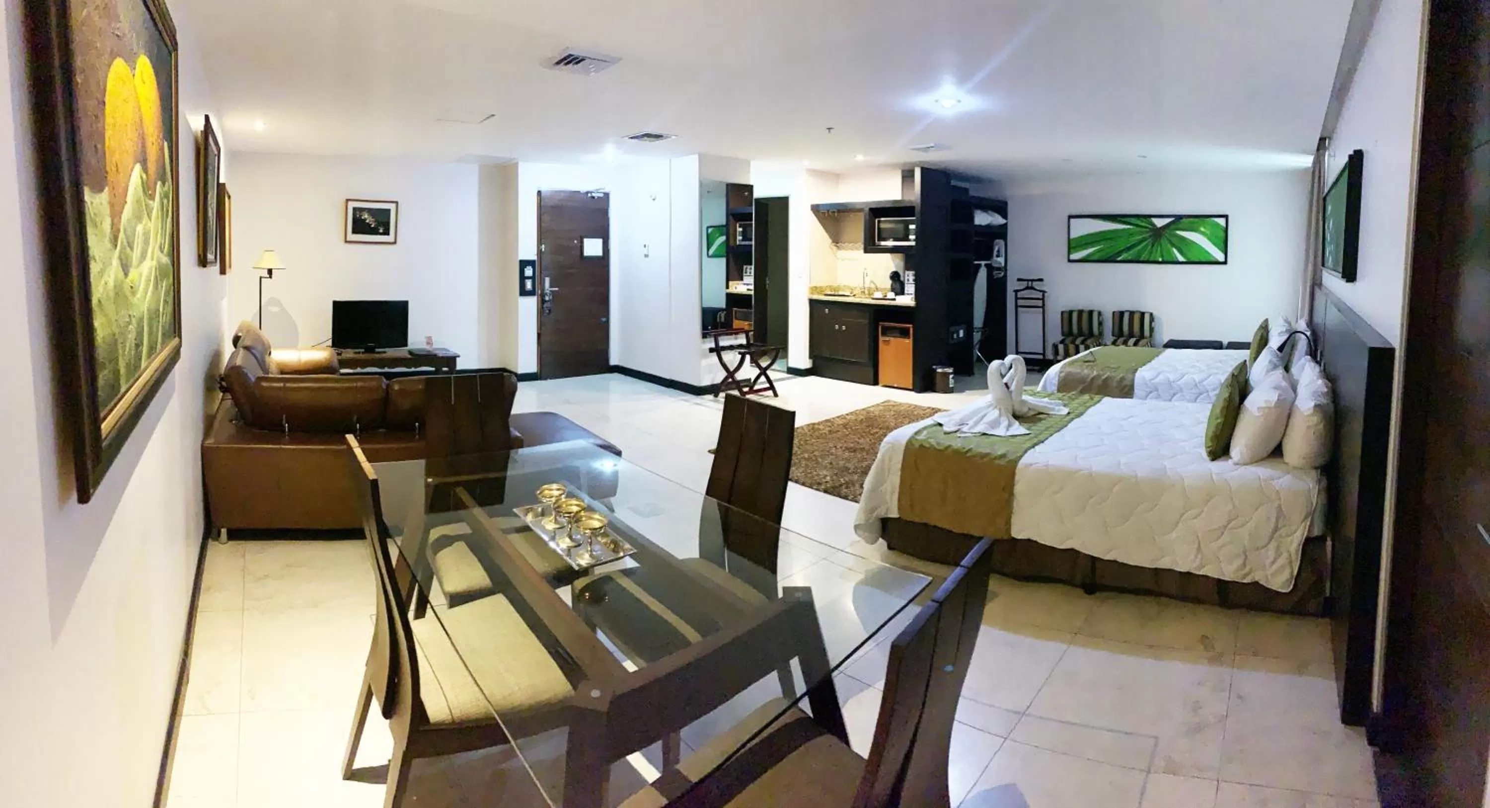 Photo of the whole room, Bed in Studio Hotel Boutique