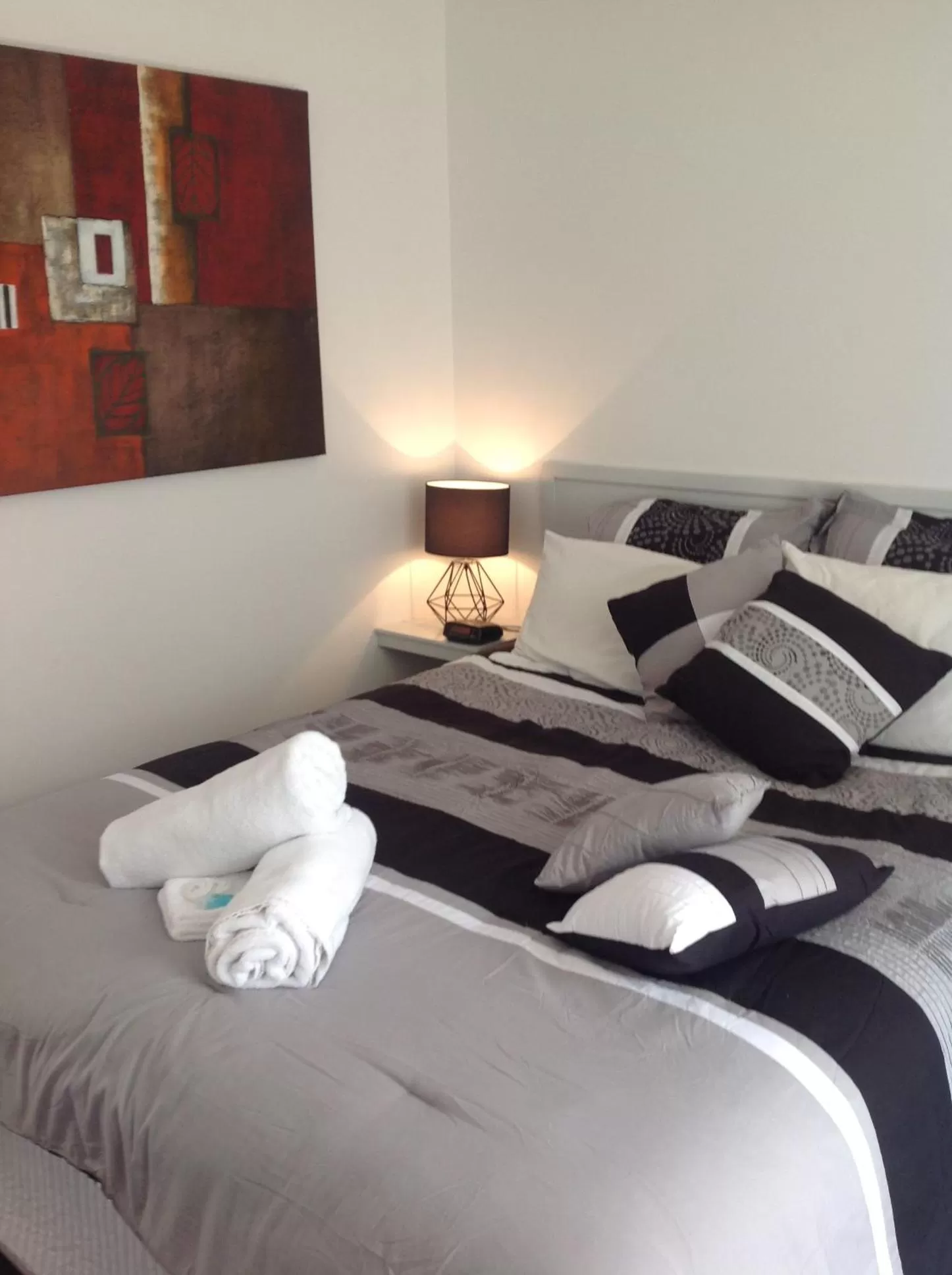 Bed in Motel Farnboro