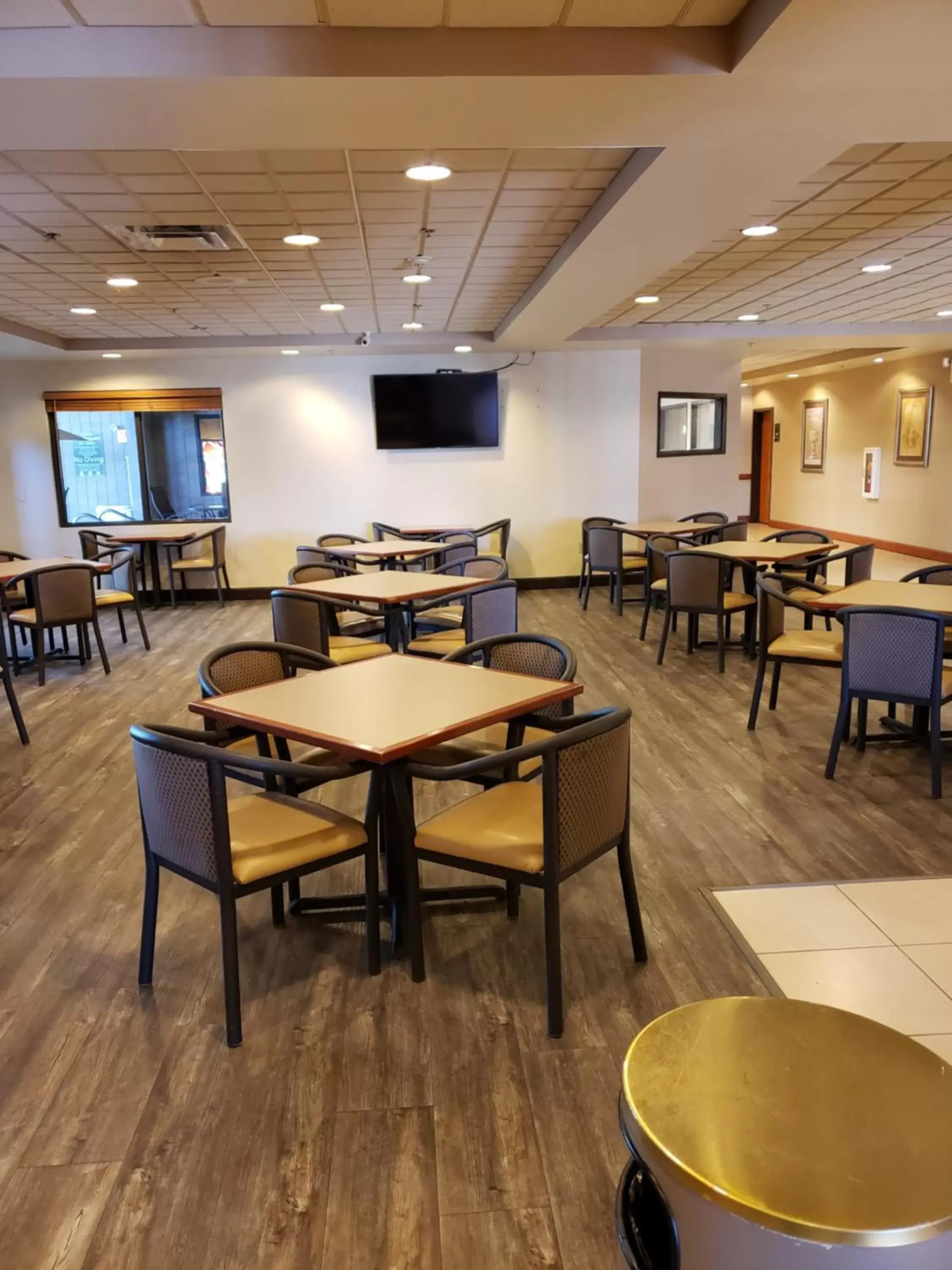 Breakfast, Restaurant/Places to Eat in Wingate by Wyndham Coon Rapids