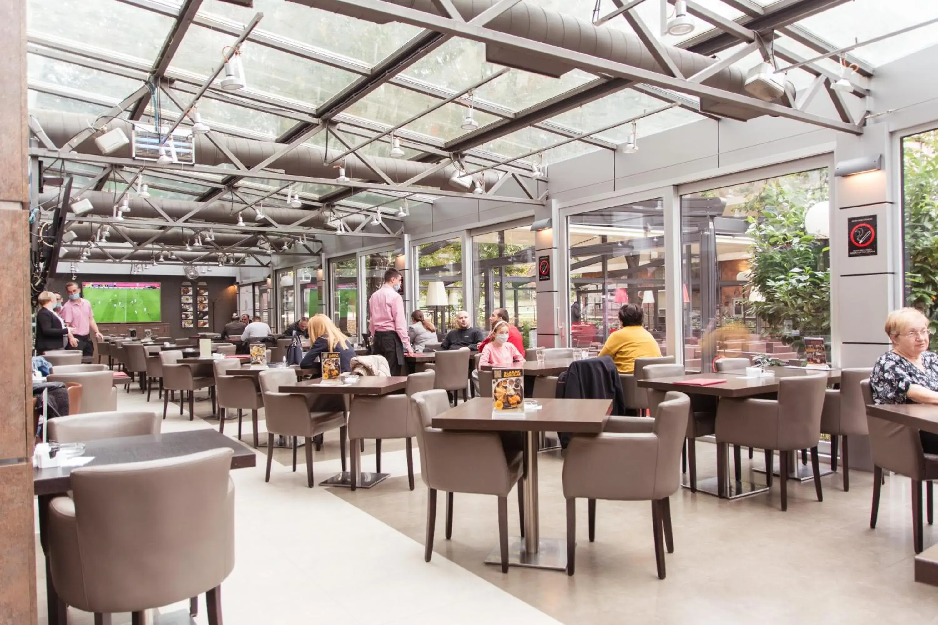 Restaurant/places to eat in Hotel Srbija-FREE PARKING Restaurant/places to eat in Hotel Srbija-FREE PARKING